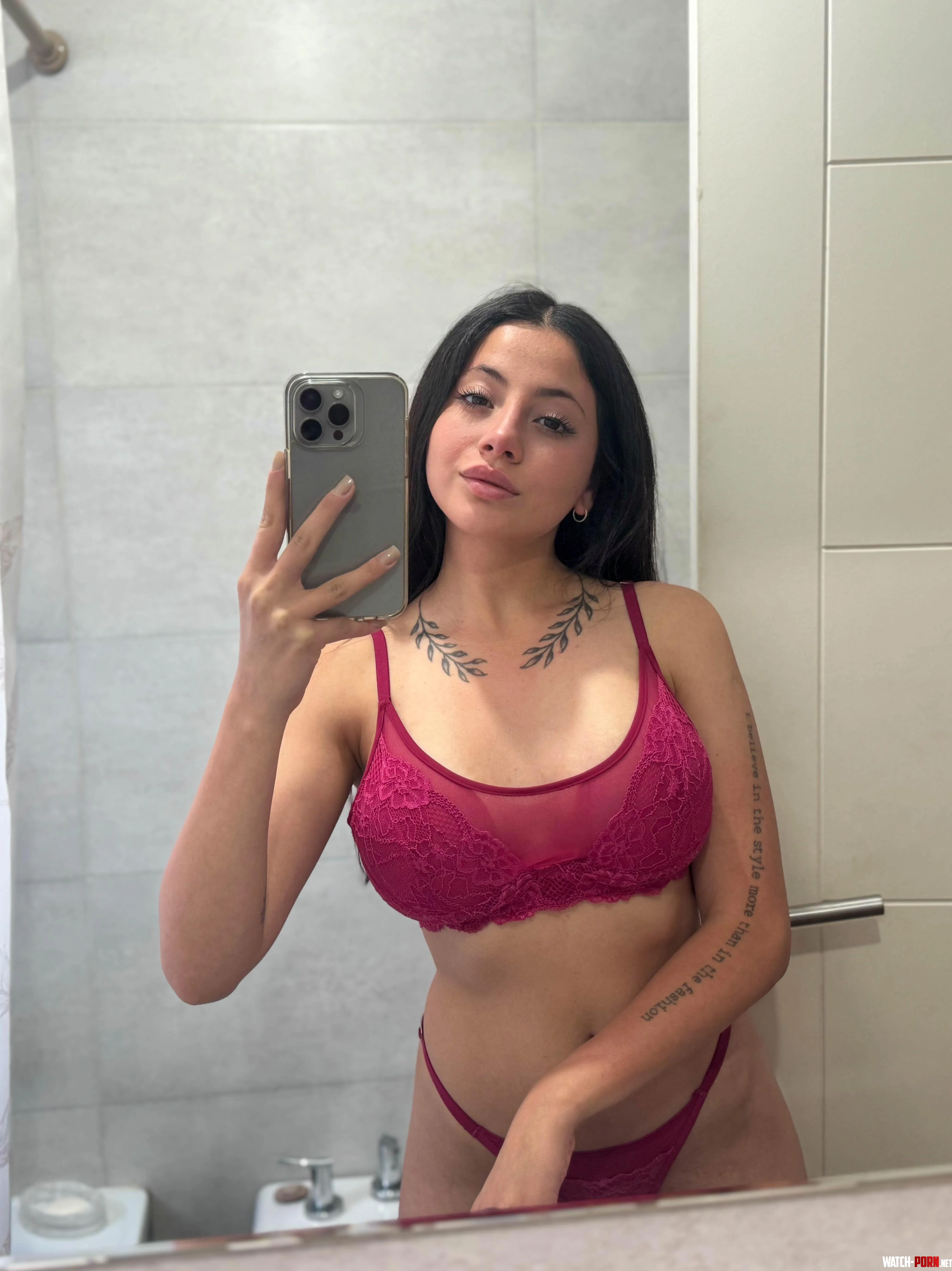 I hope my mirror selfie made you hardn by Stardrop8