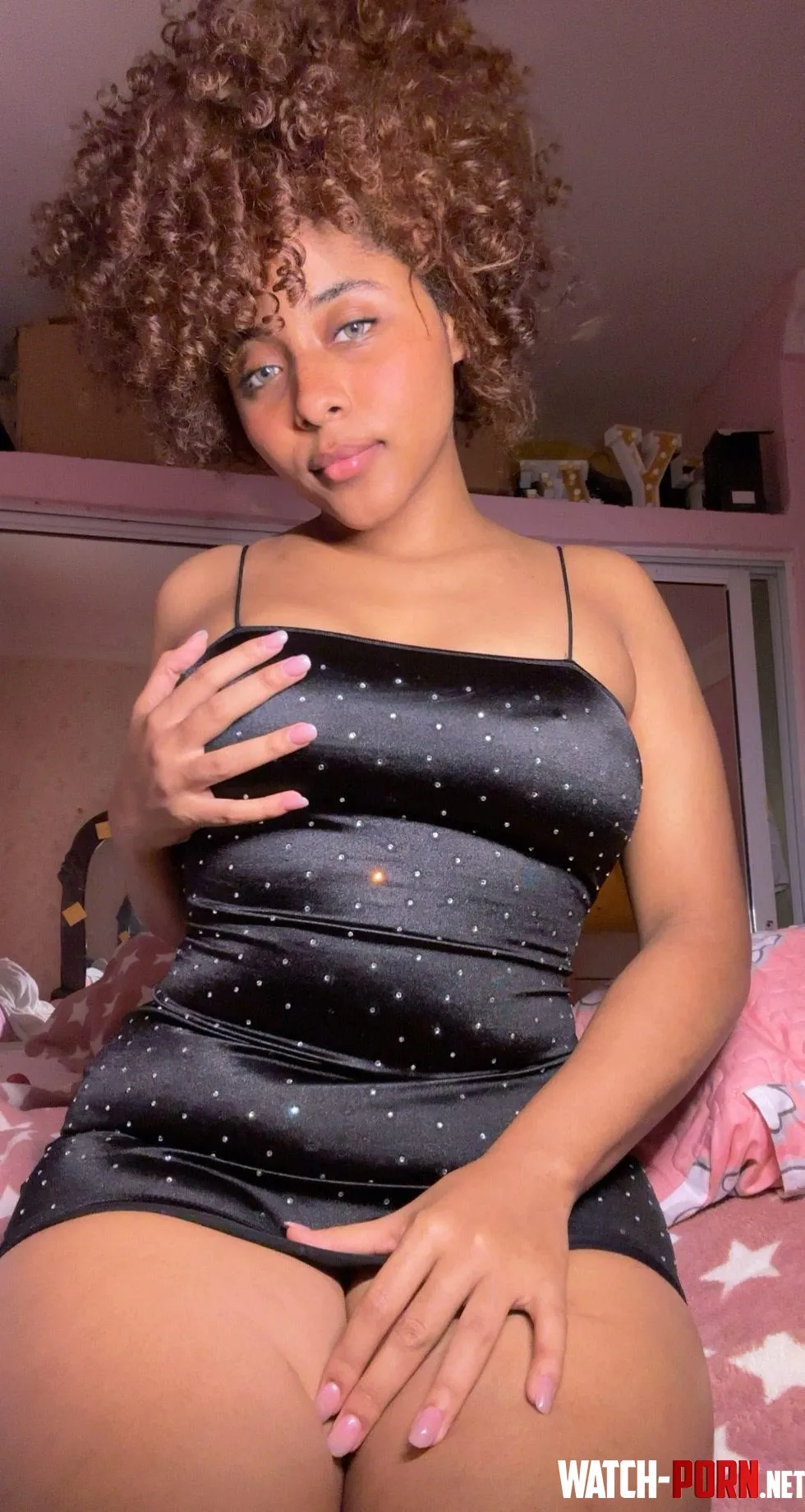 Im hot black and beautiful but you already knew that by CharmingDollss