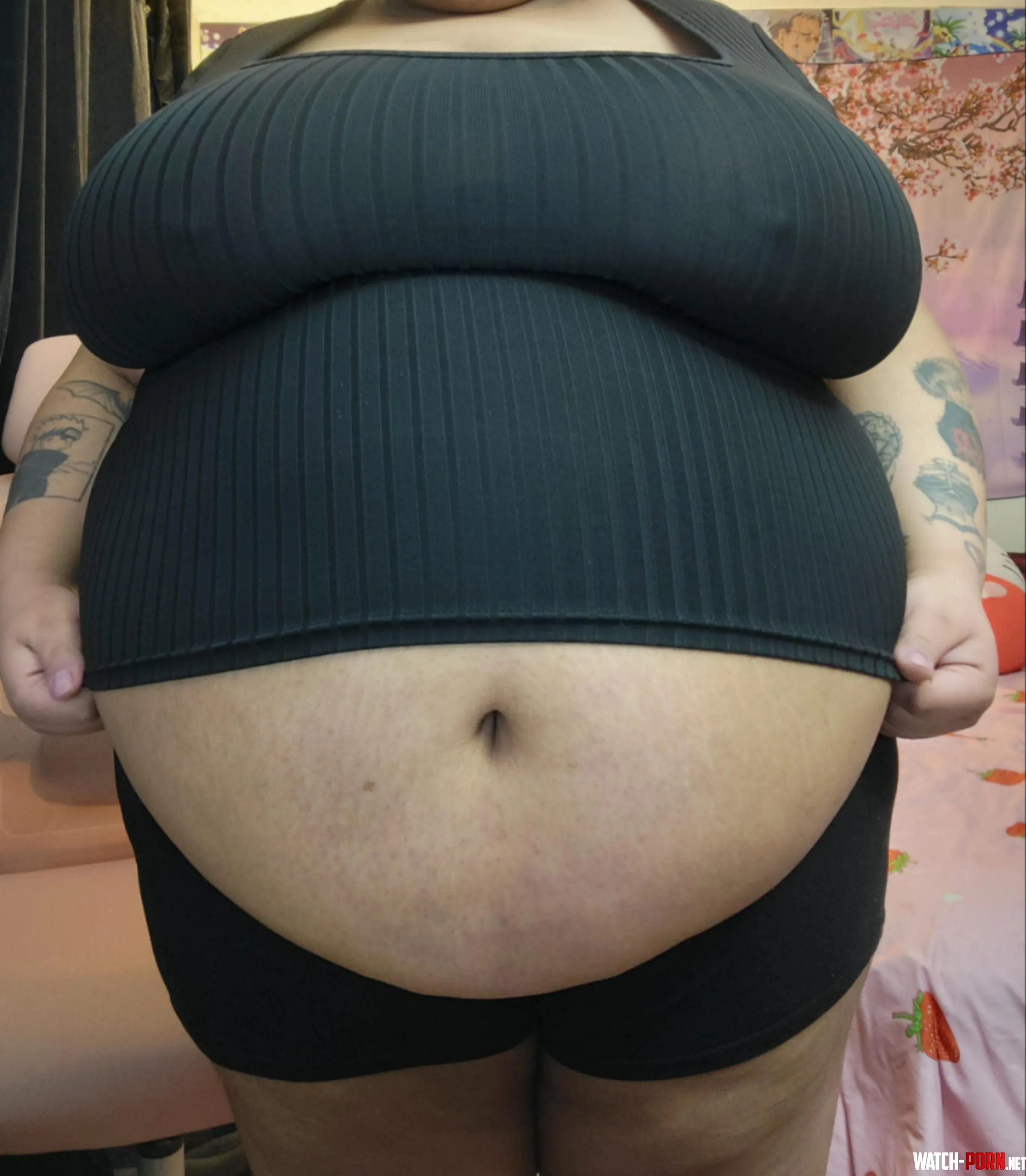 Feeling round  by thiccfatcat