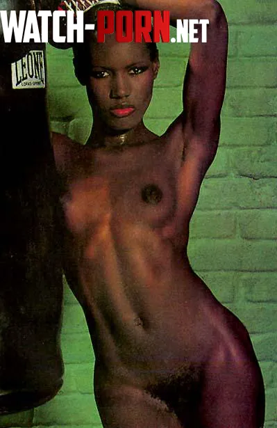 Grace Jones  by Damiendw