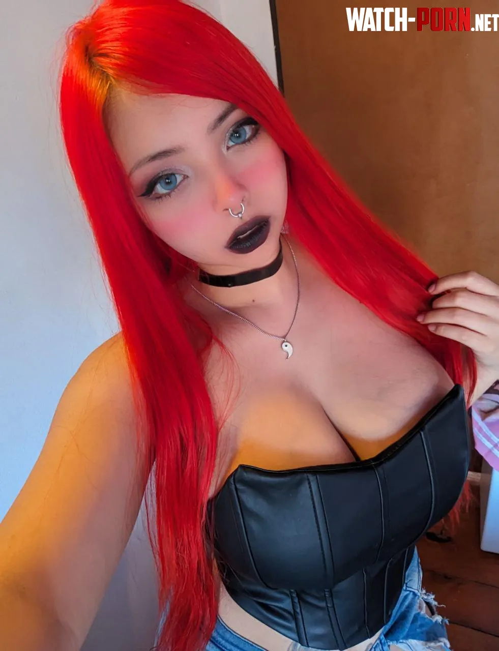 A simple natural goth like me can make your fantacies come truee by babygirlkittenxo