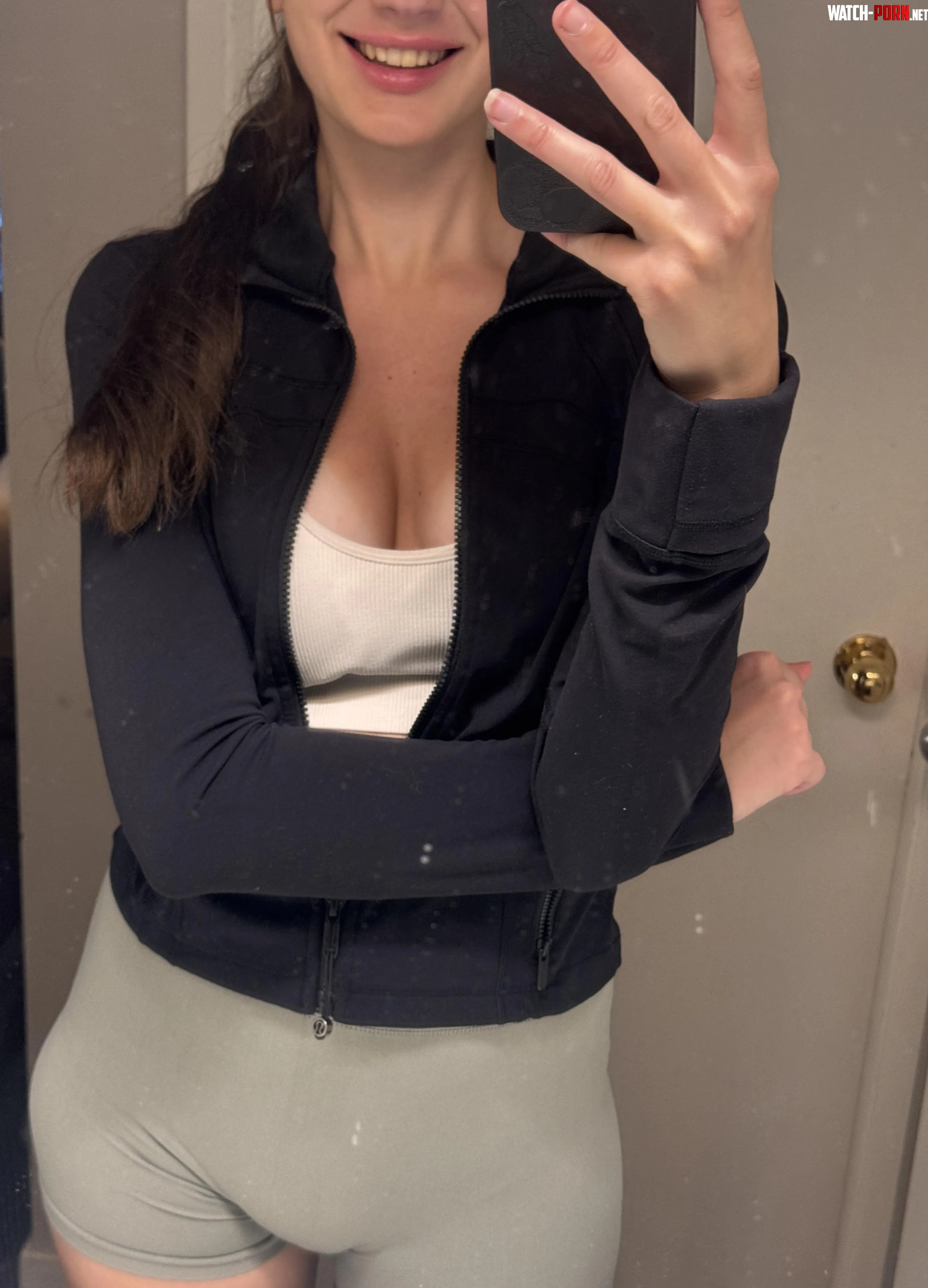 Who doesnt like some smiley mirror pics by RoryRosee