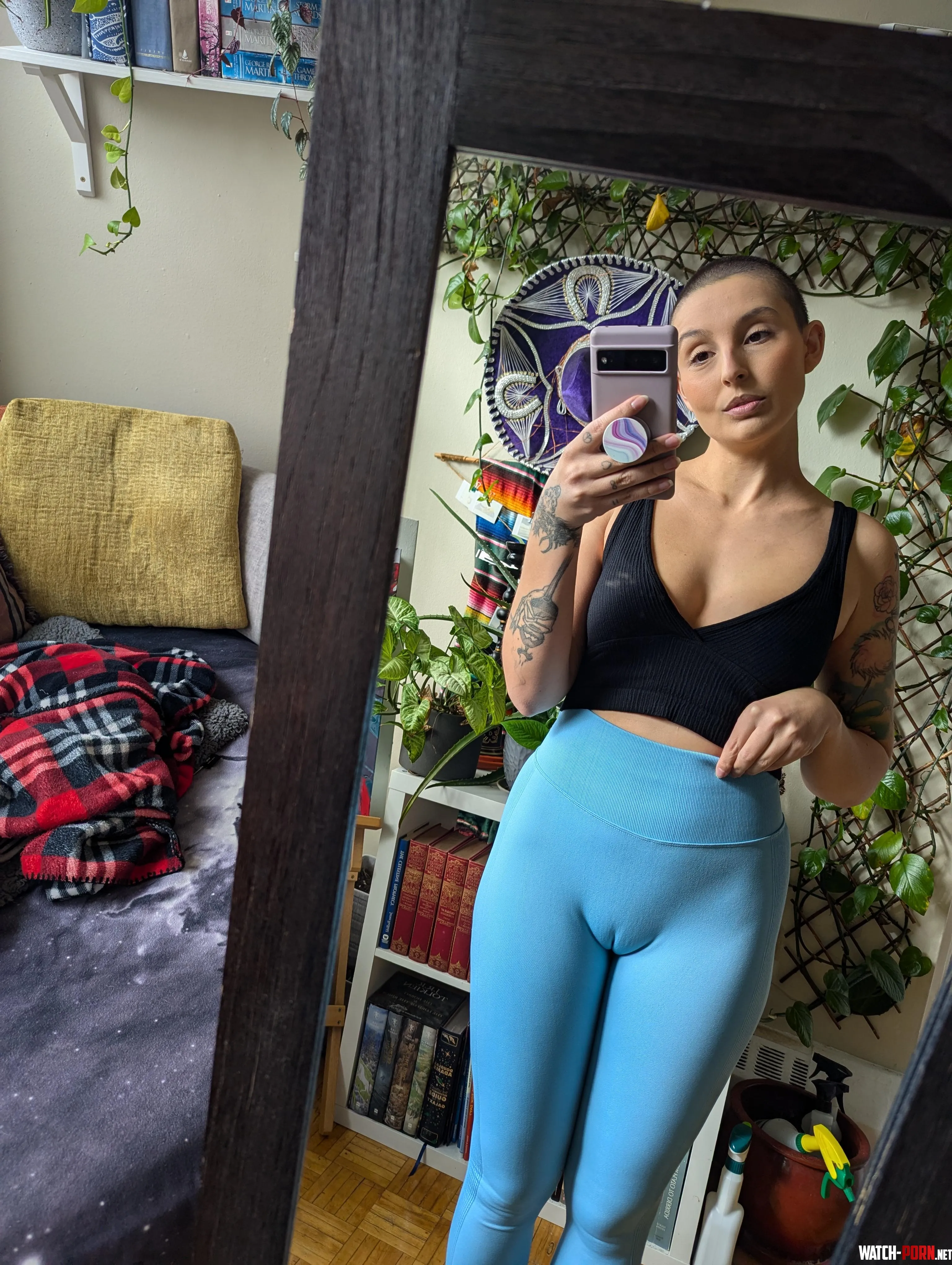 omw to the grocery store 31F by GoddessSeptember