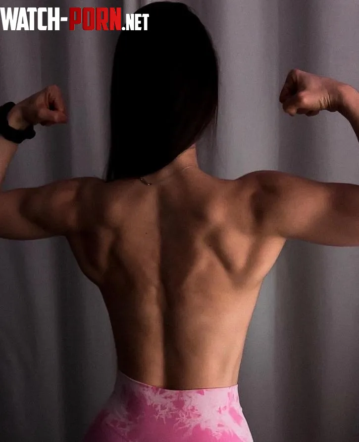 shredded back by linasphysiquex