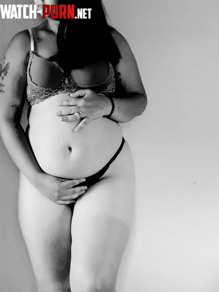 This pregnant woman really wants to be in bed with you by Upper_Candidate9104