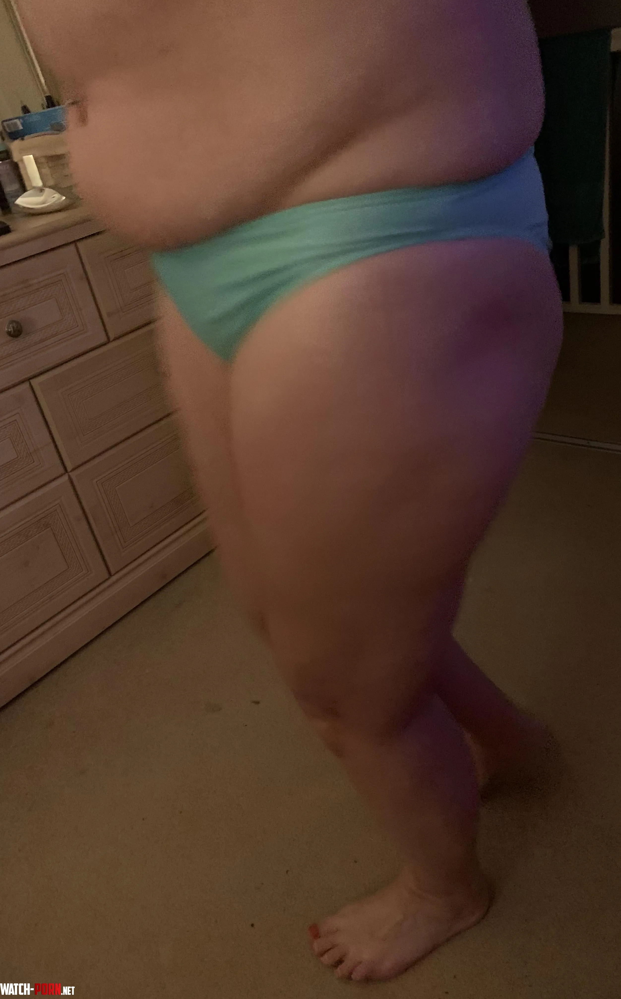Belly is growing  by Wandering-mynds