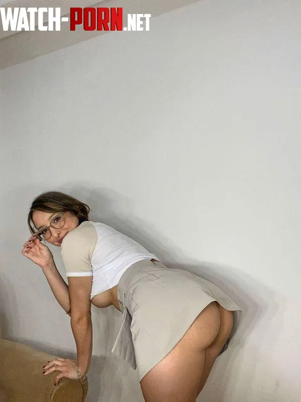 Theres no use of panties when you have a skirt like this by SparklingSamantha
