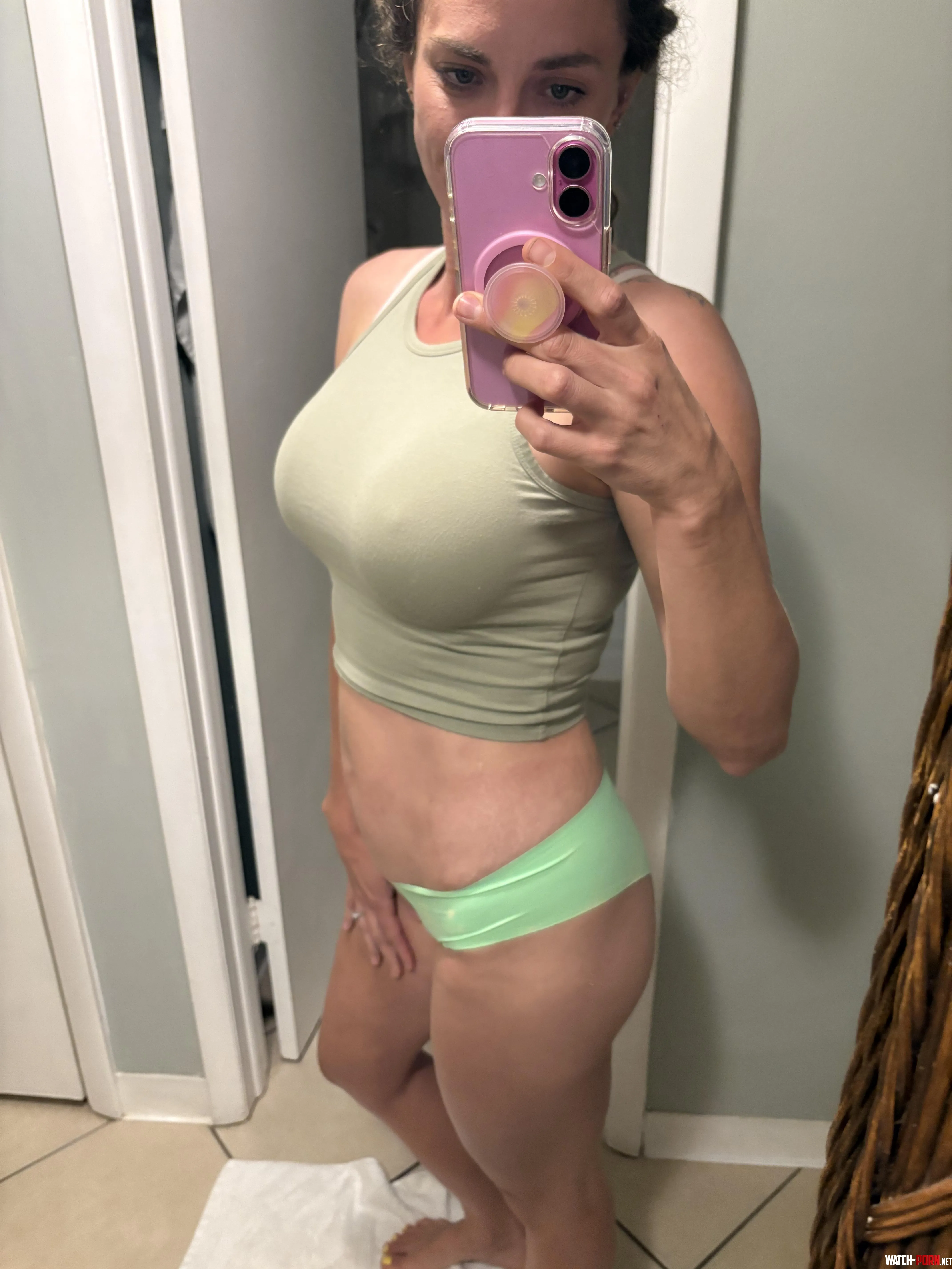 Green  by siennajuneofficial