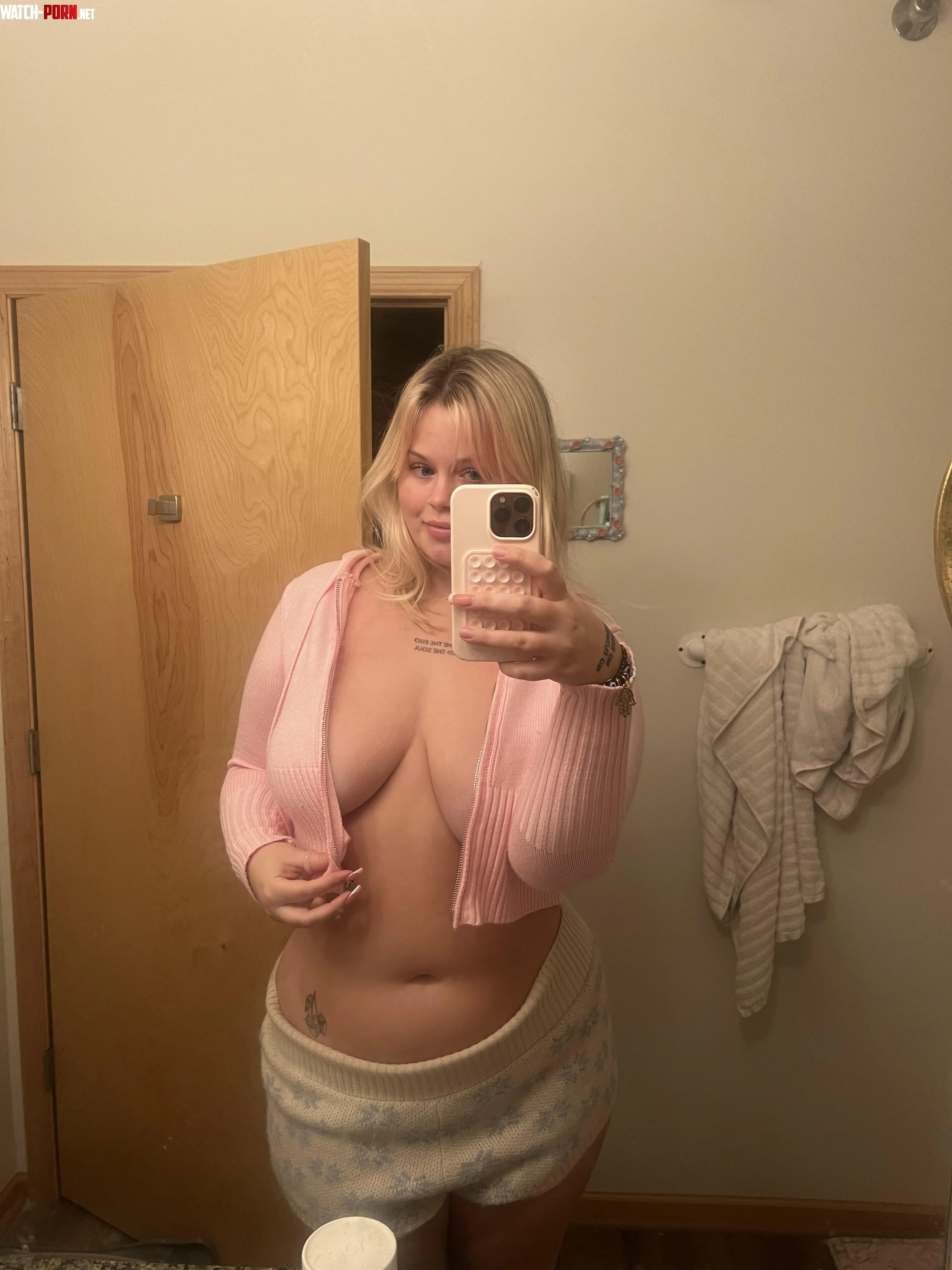 Can I be your tall chubby fuck buddy  by wispy_girlwa