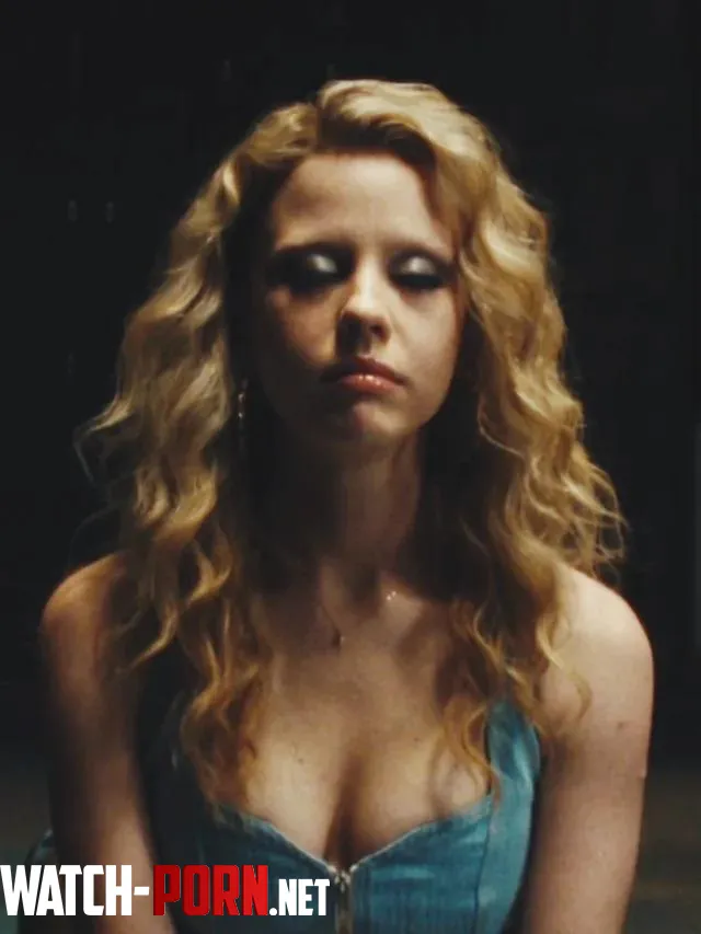 Mia goth with an american accent by The-Hunting-guy