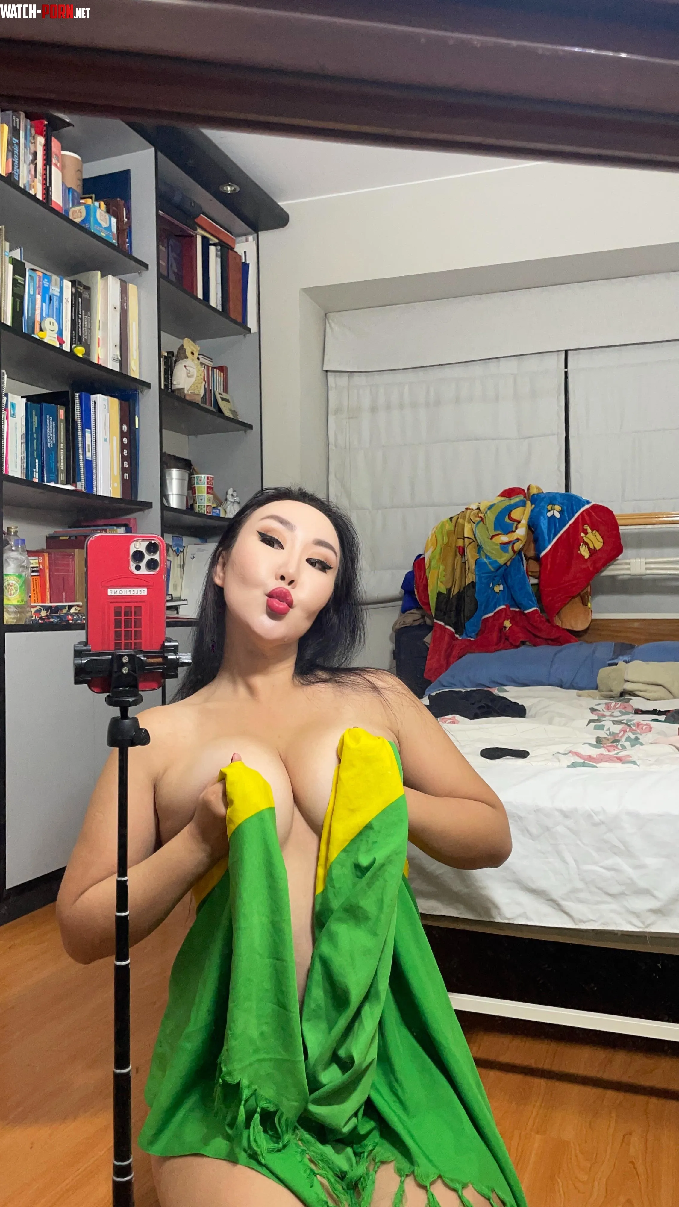 Do you like natural boobs by Visible_Cold7473