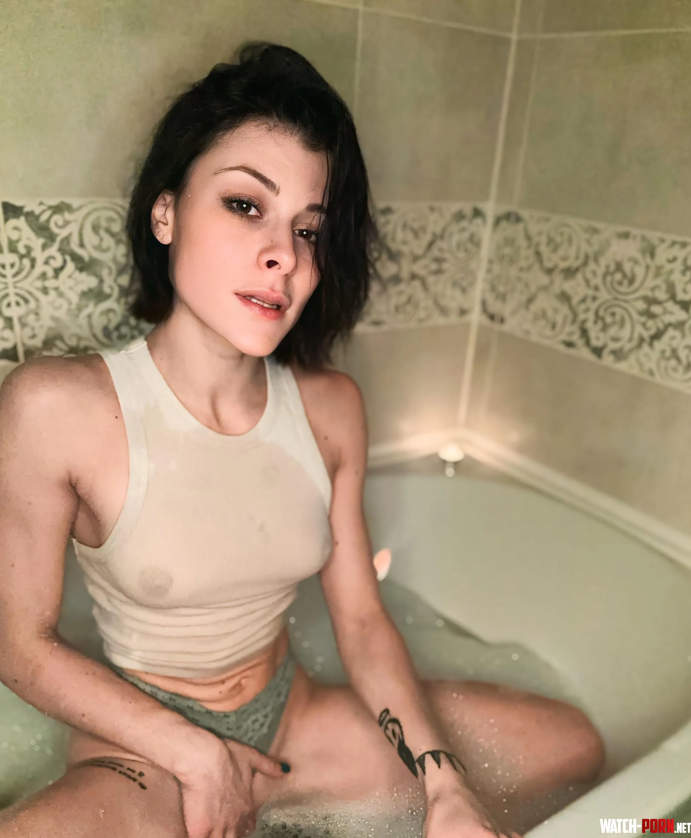who wants to wash my tits by nightyxgirl