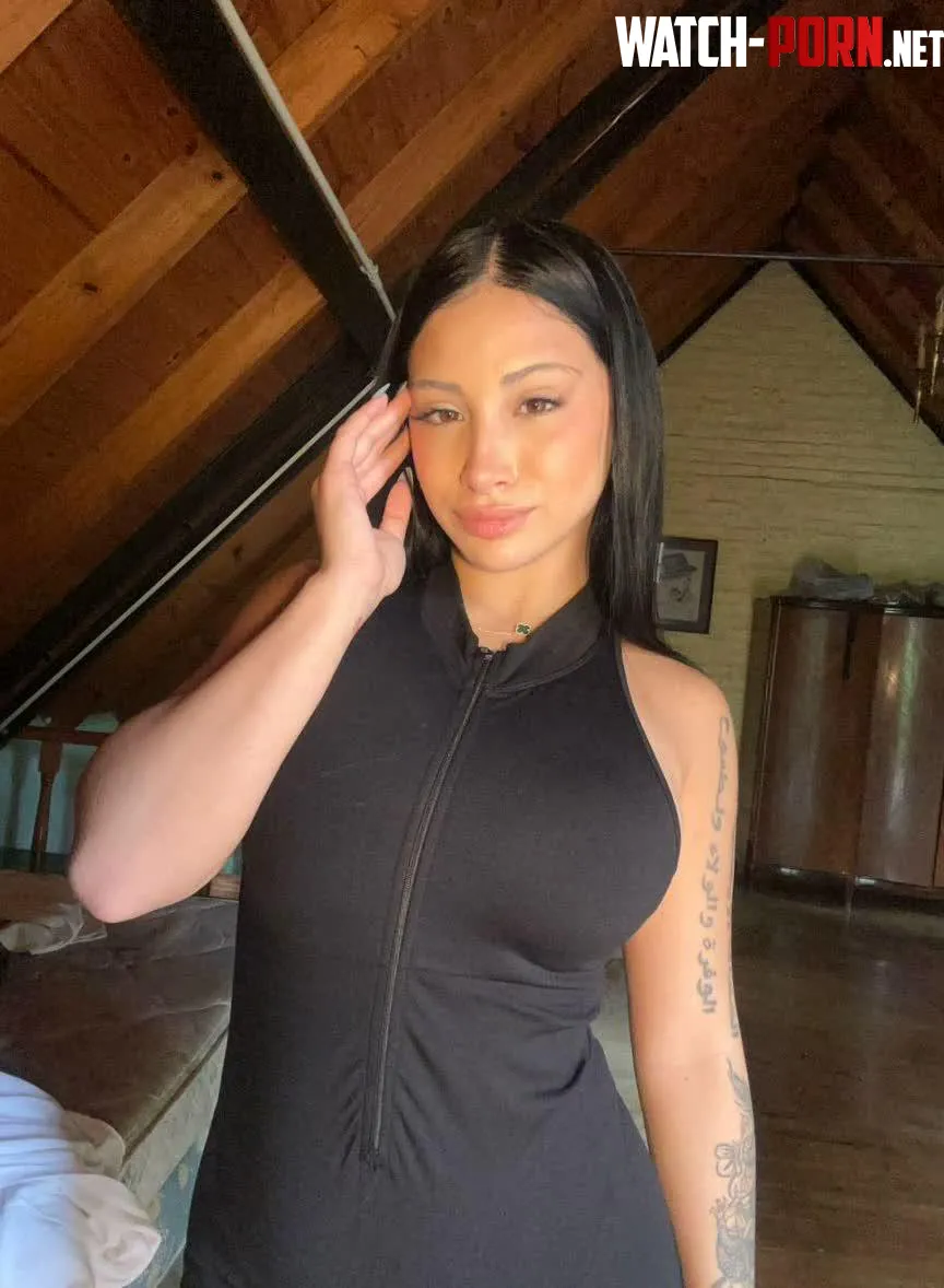 Do I look sexy with my outfit by honeybabe_dreamsxxx