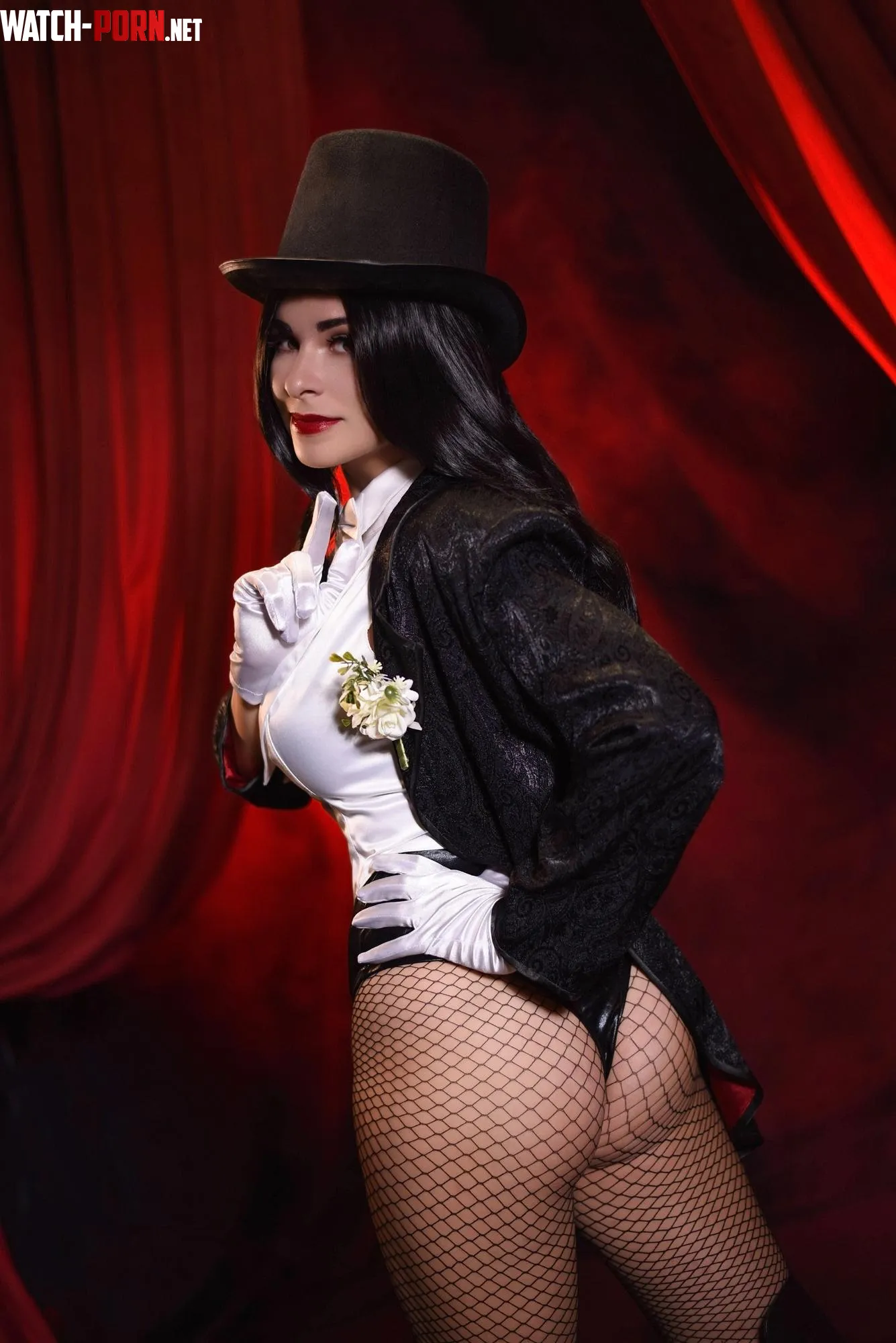 Zatanna cosplay DC Universe Yuna Kairi by YunieSunshine