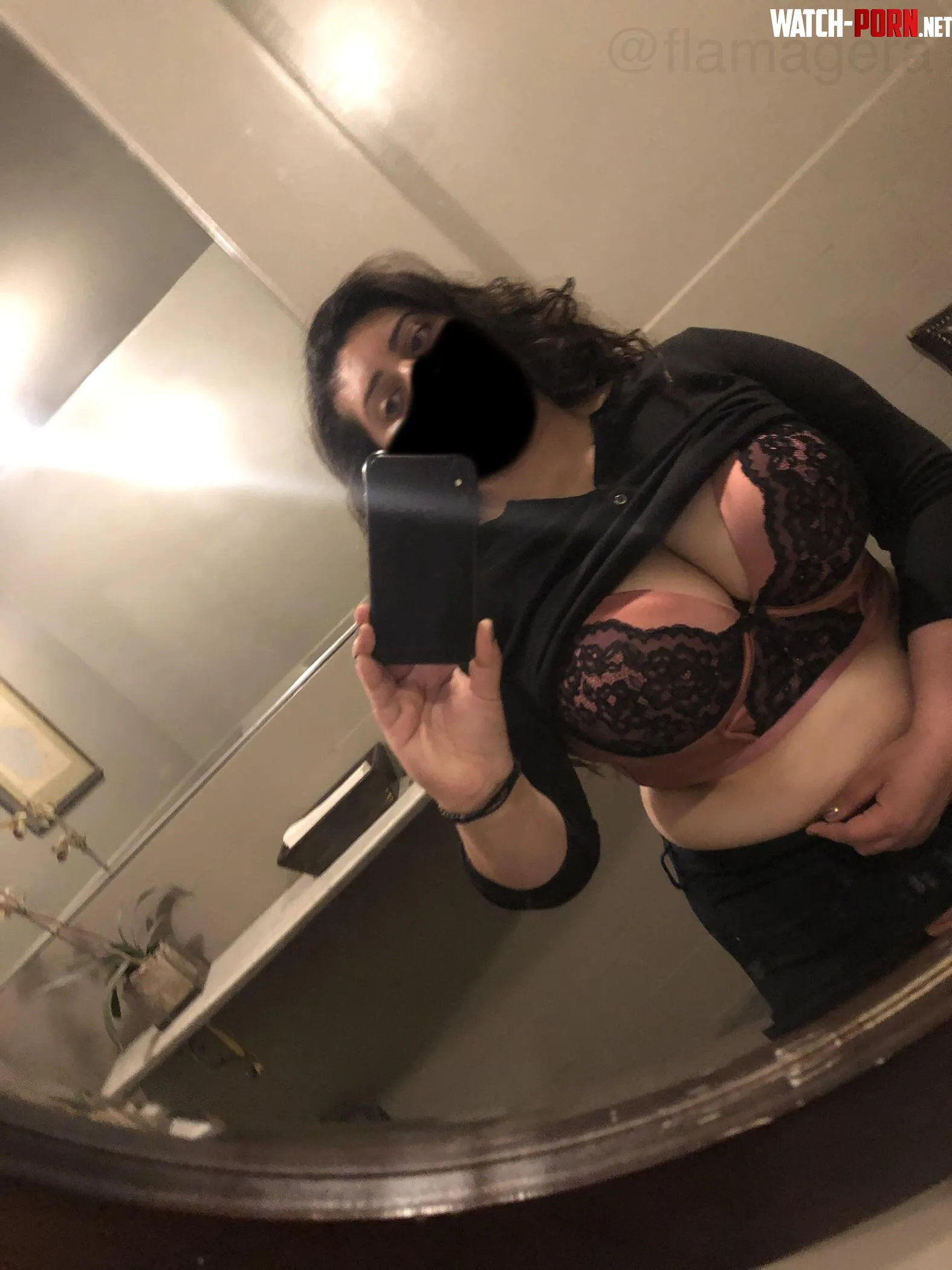 Looking for some one to breed me in a bathroom stall  by flamagera