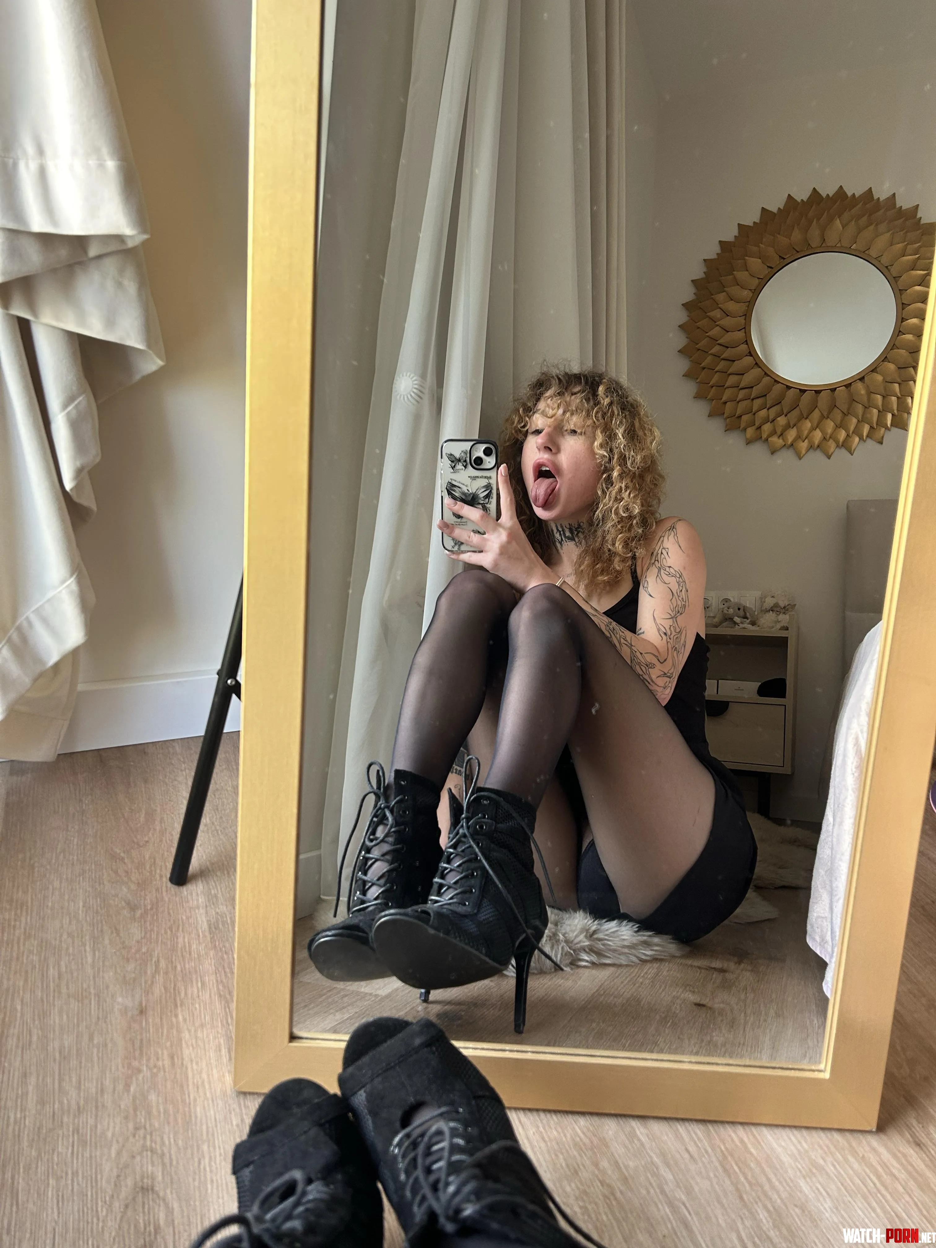 I love wearing heels my feet look amazing in them by dreamfairyy