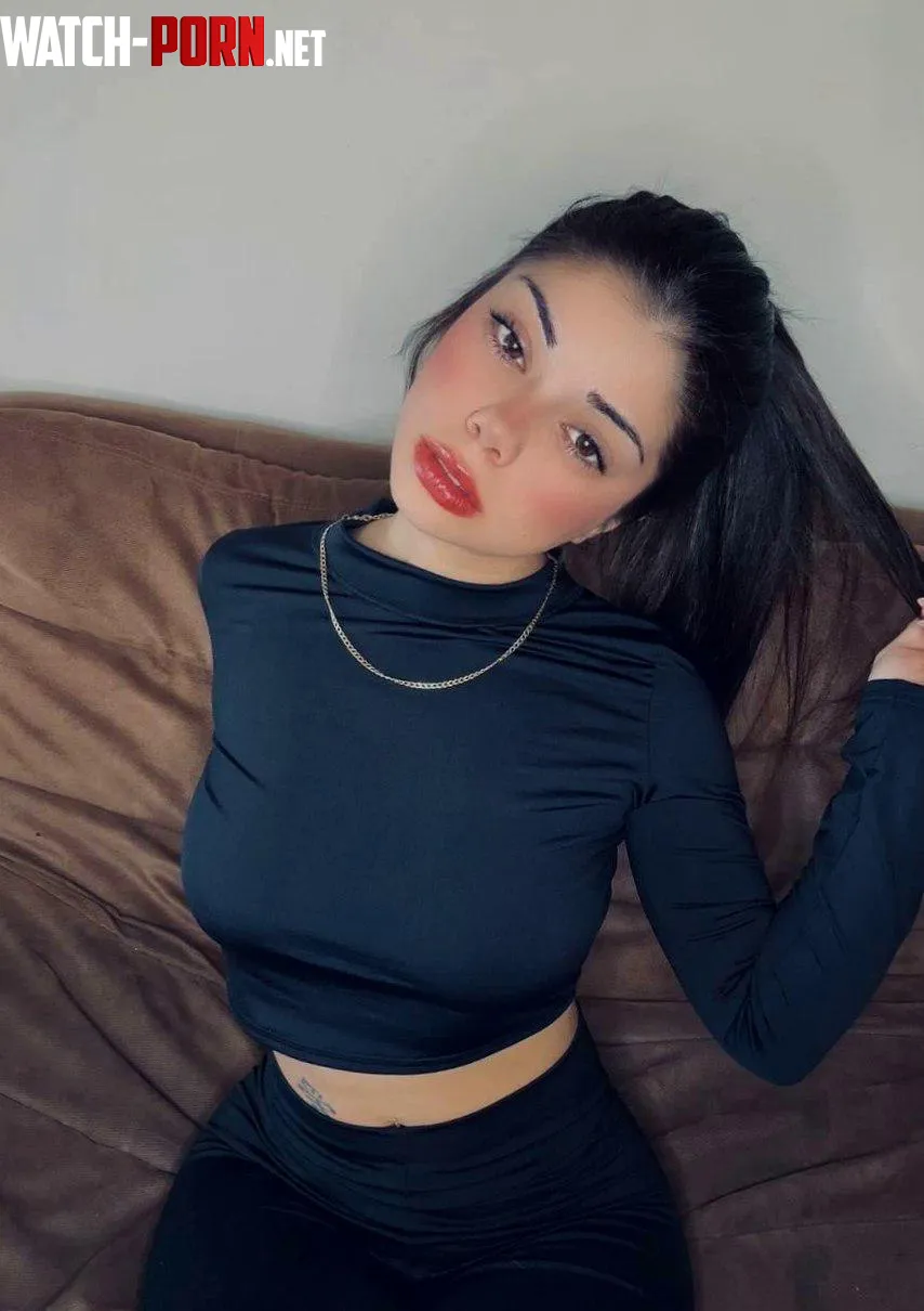 Keeping it cute keeping it cropped by animeebaddie