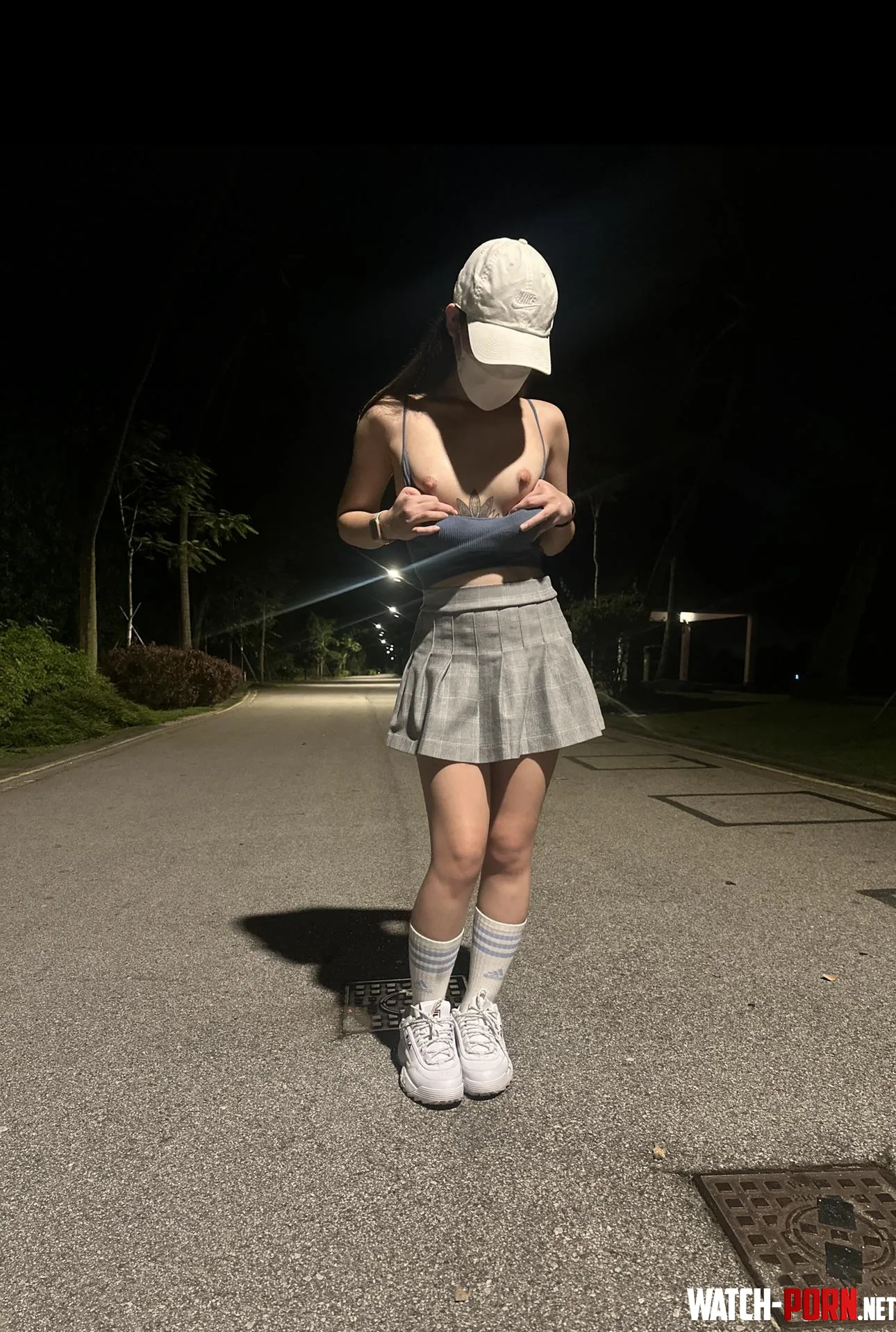 I want to go on romantic latenight walks with you by sgcuteiepie