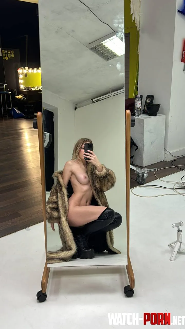 thats under my fur coat just take a look  by Cassanmua