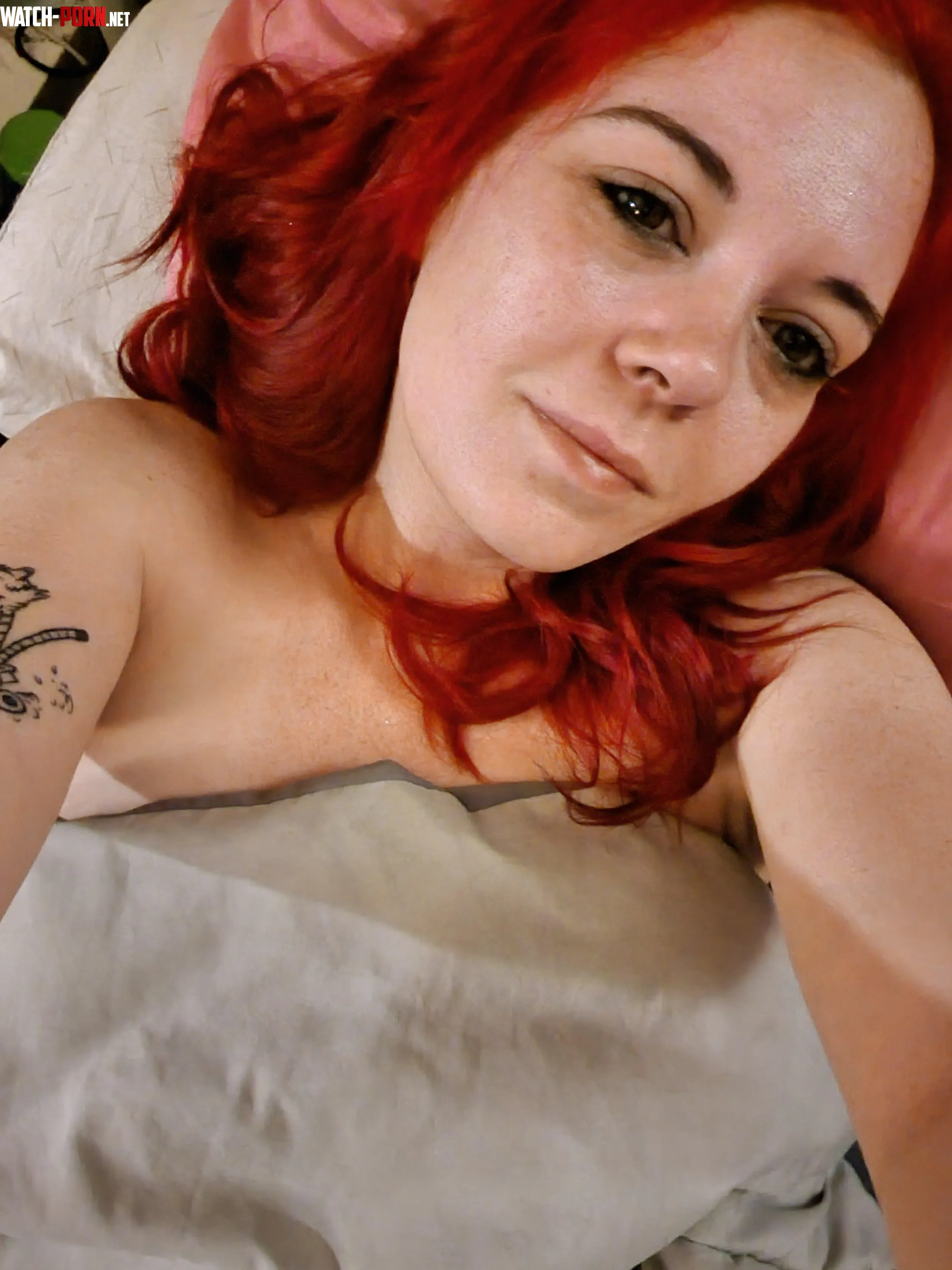 Do you want to wake up next to me  by VibrantHoneybee