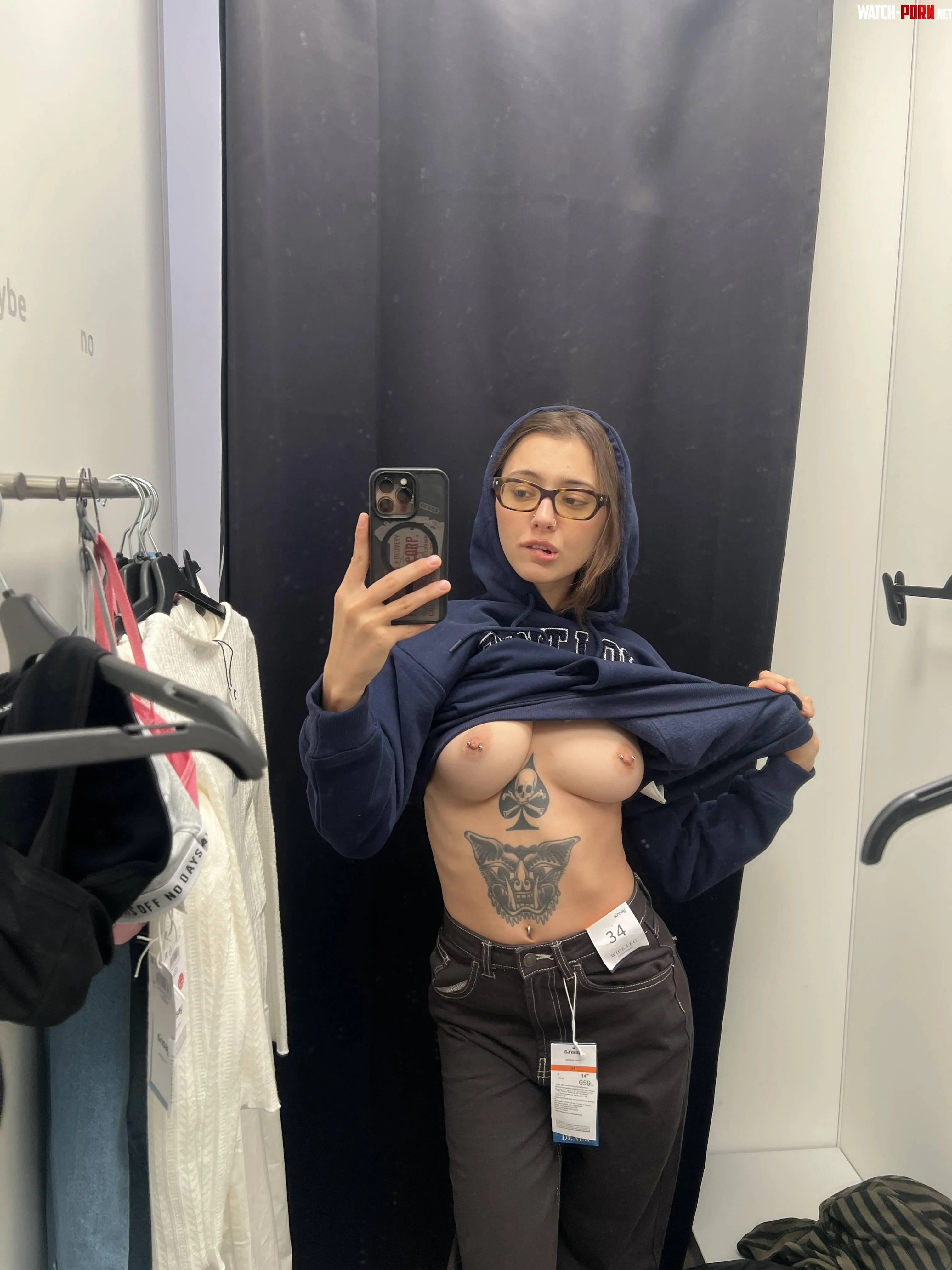 My seductive selfies are just for you by Elianabolly