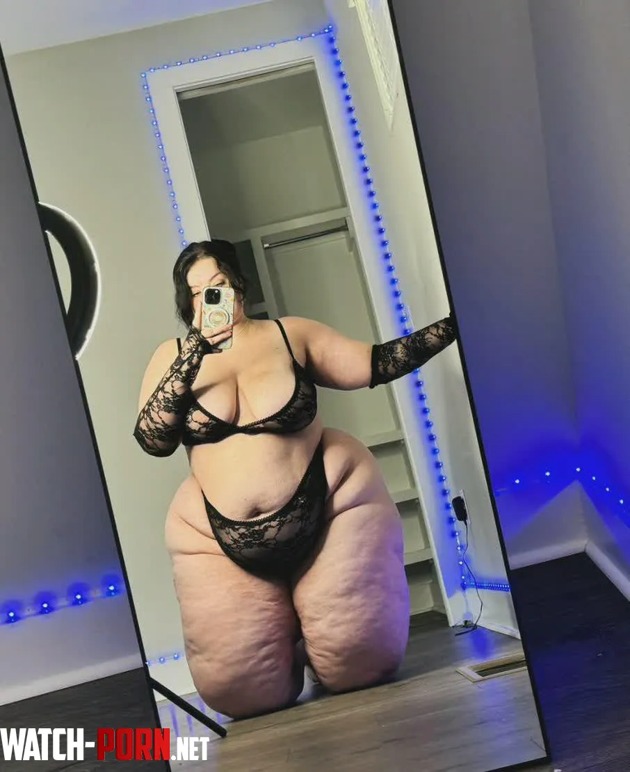 Too big to be a BBW by Snowangelcake