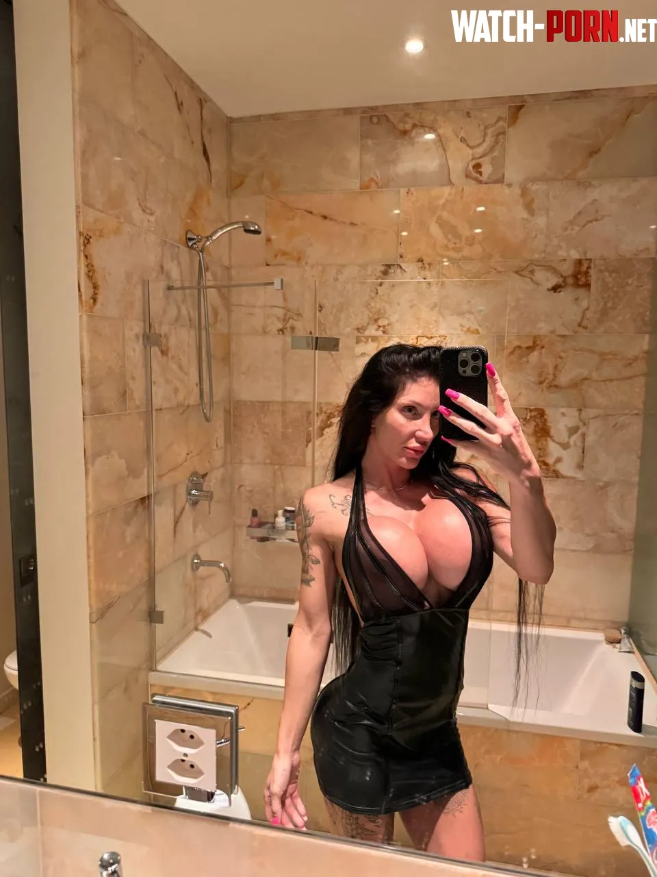 These curves will be your new guilty pleasure by _Nina_Coxx_