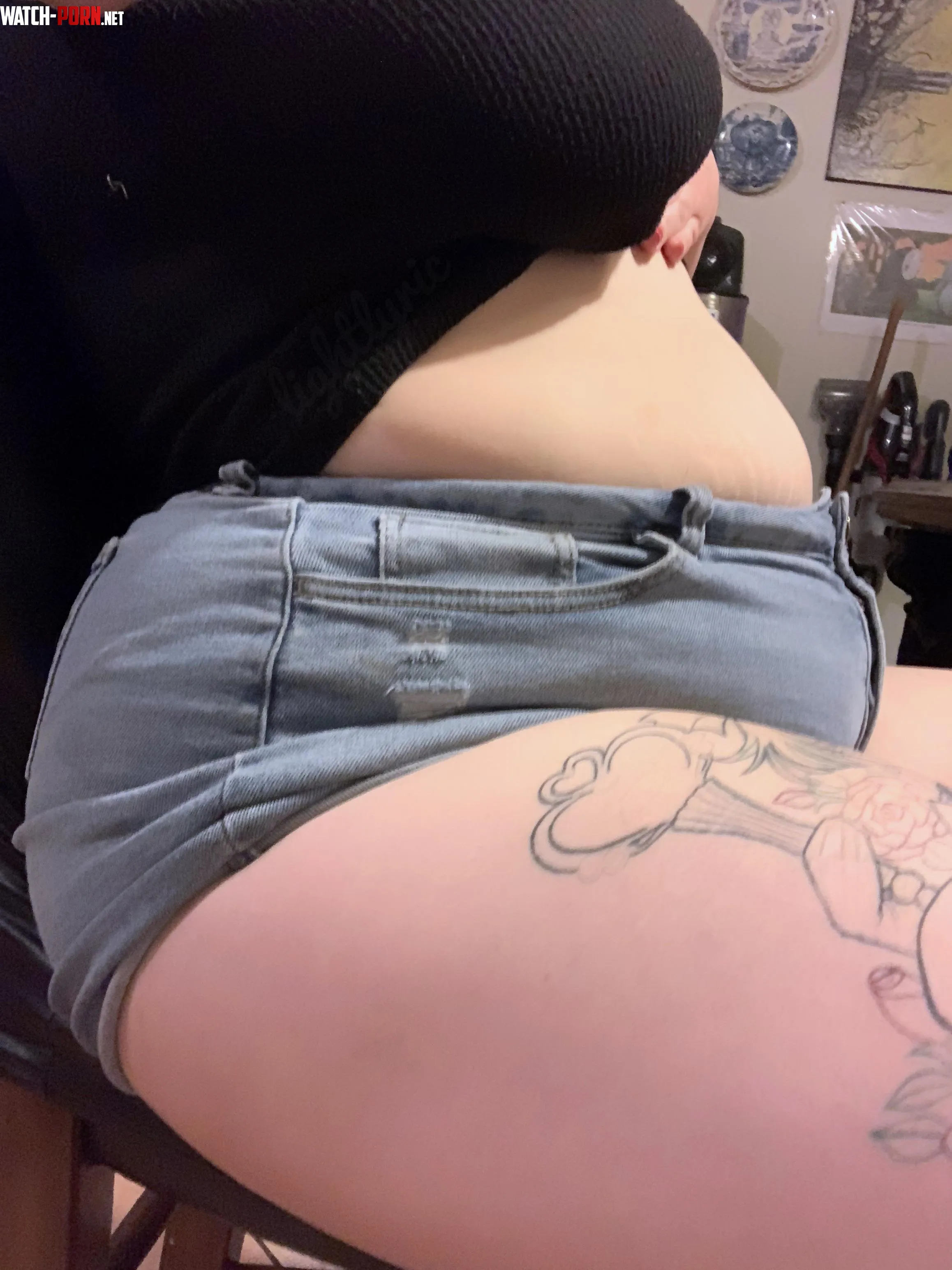 Not sure if its all going to my thighs or my belly by lightlyric