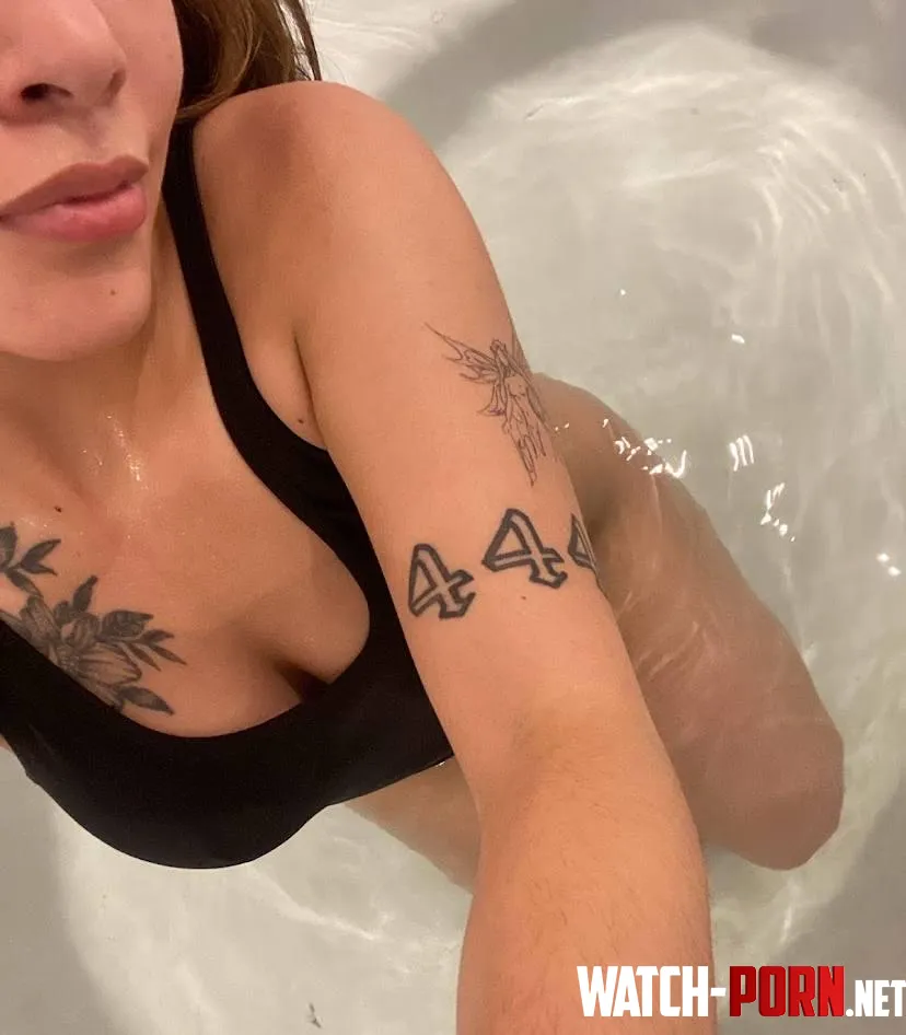 Wanna share a bath with me by Skyla6969