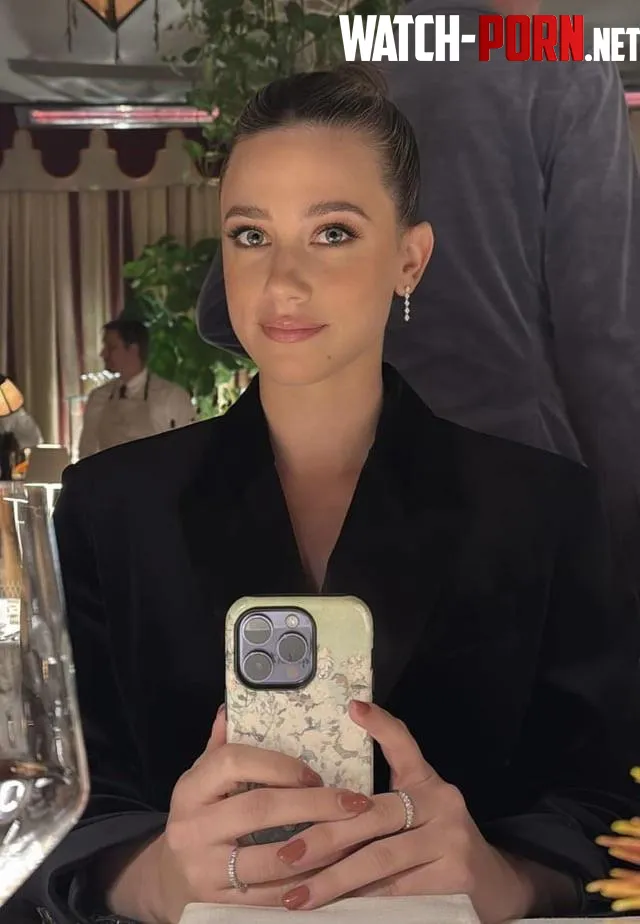 Lili Reinhart  by danib_127