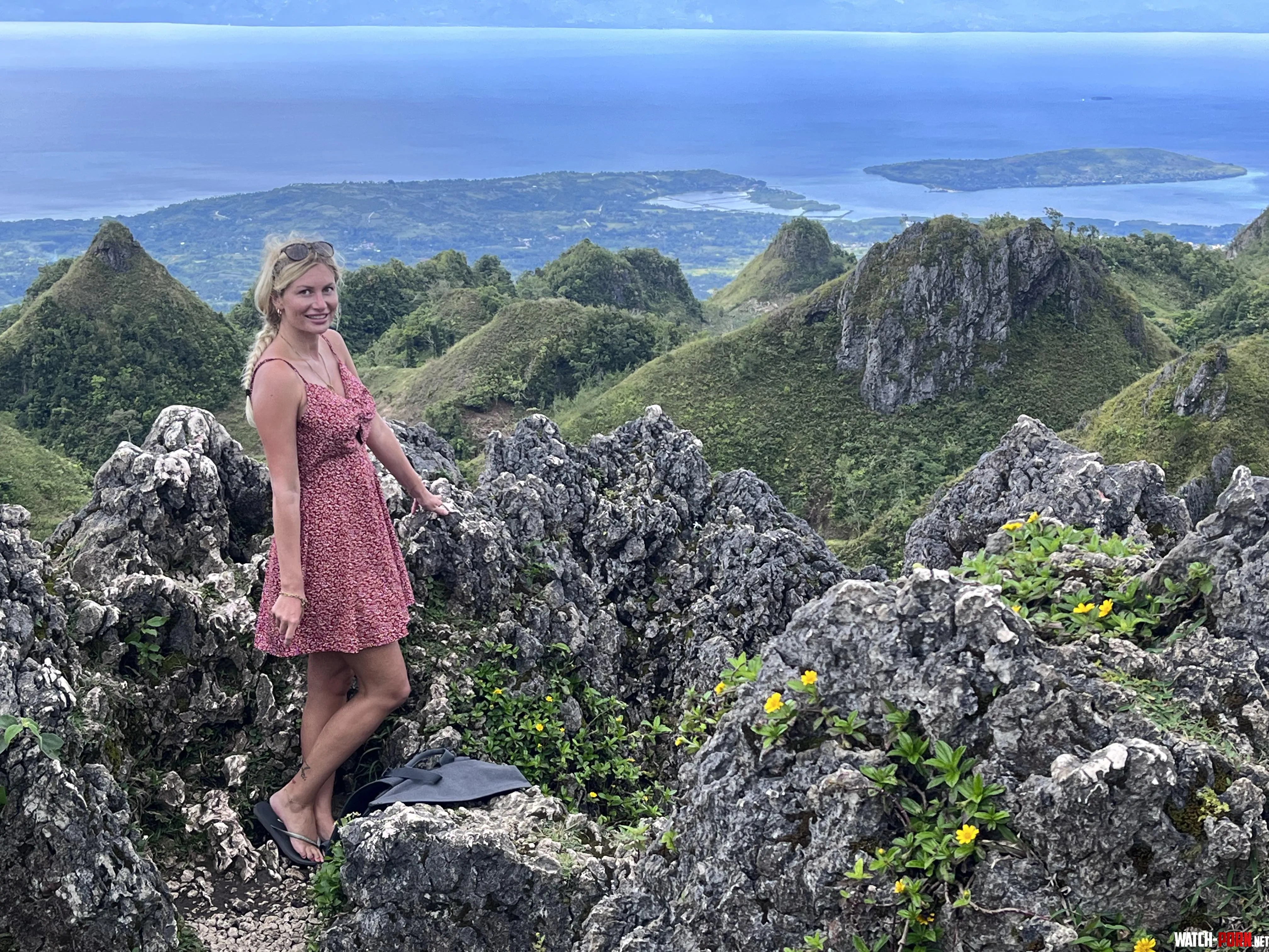 classy hiking outfit by DuzLee