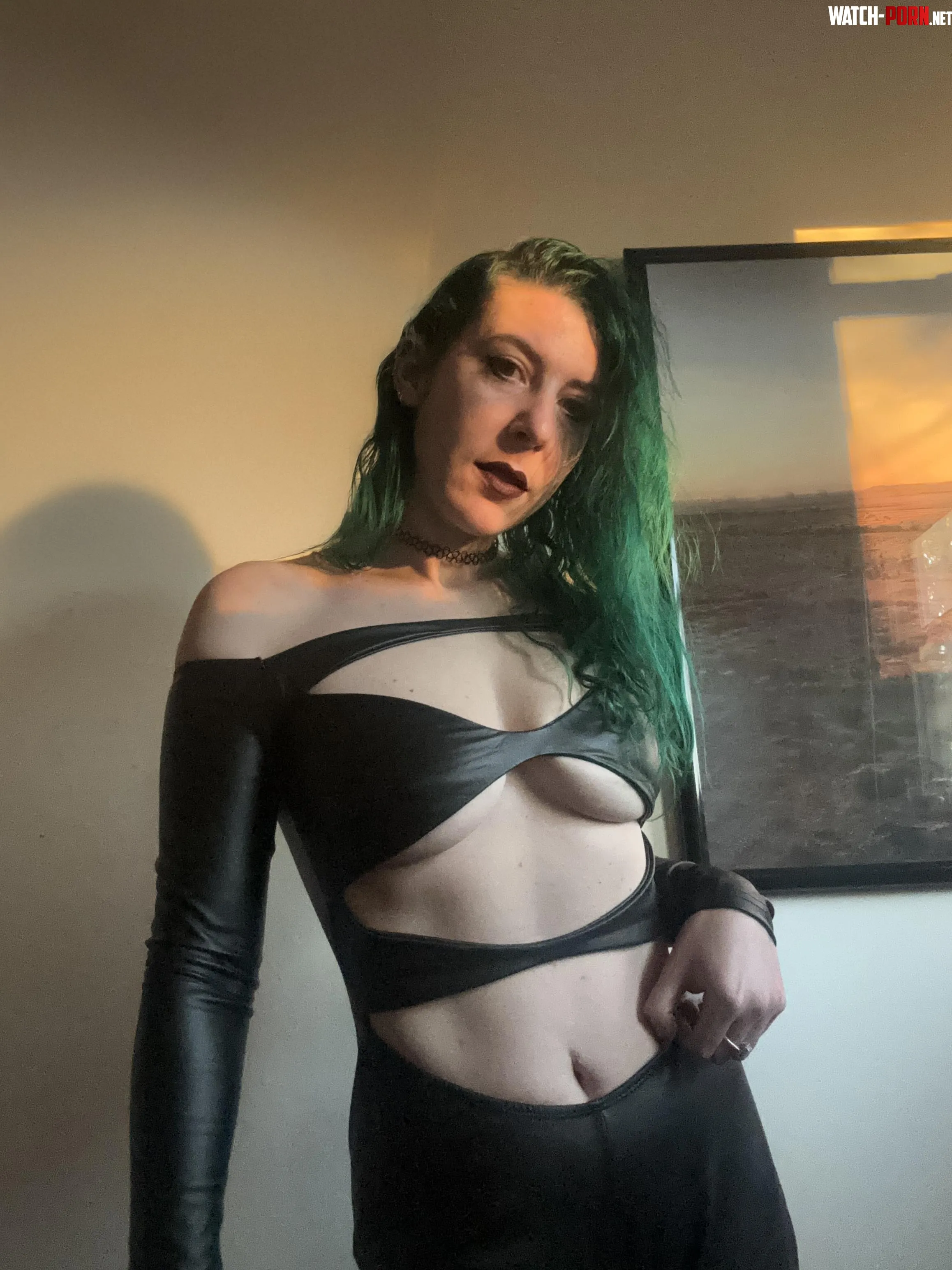 Leather underboob by sirenskiss3