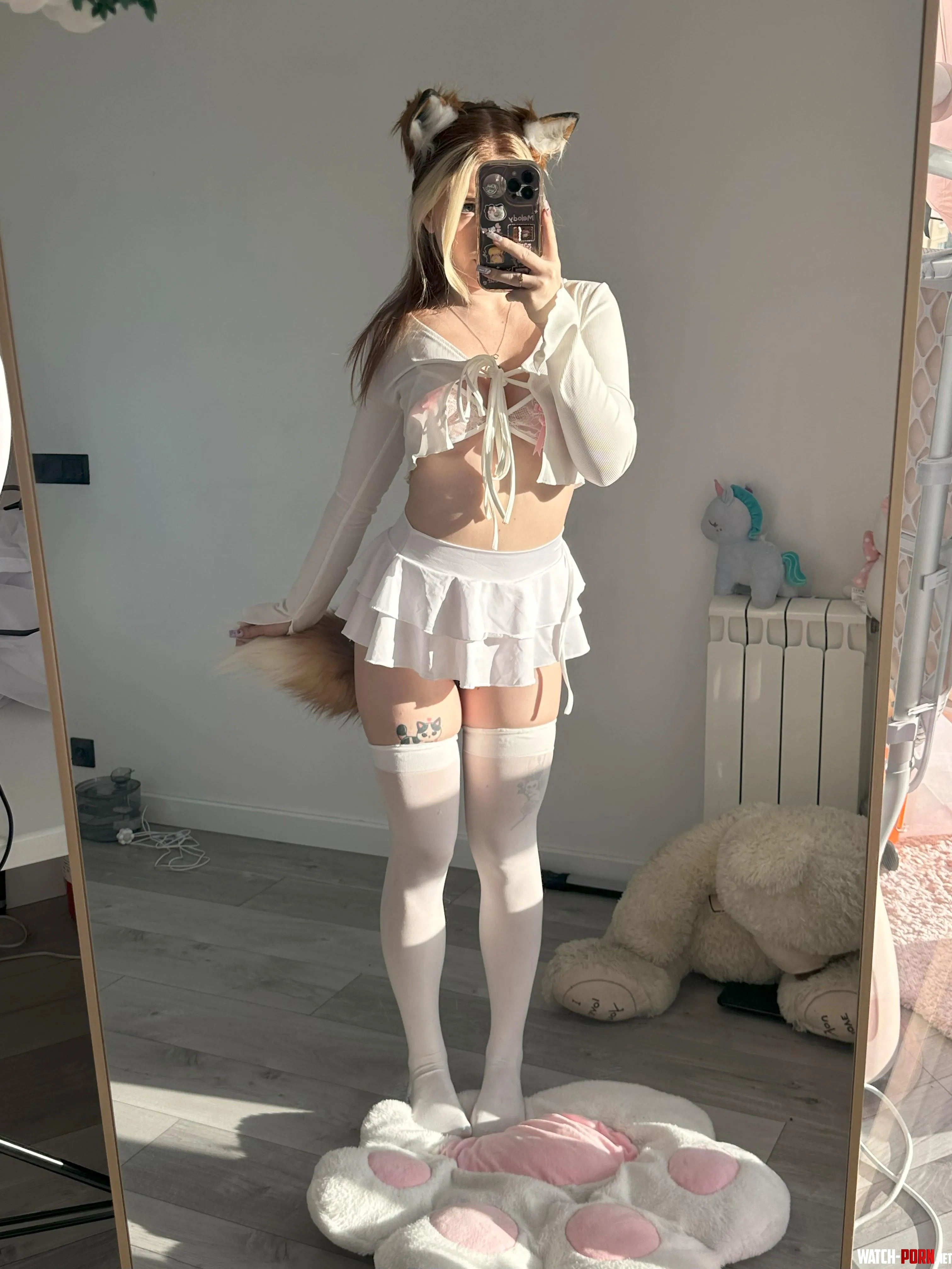 mini skirts seem to be specially created for tailed plugs by BonnieSiren
