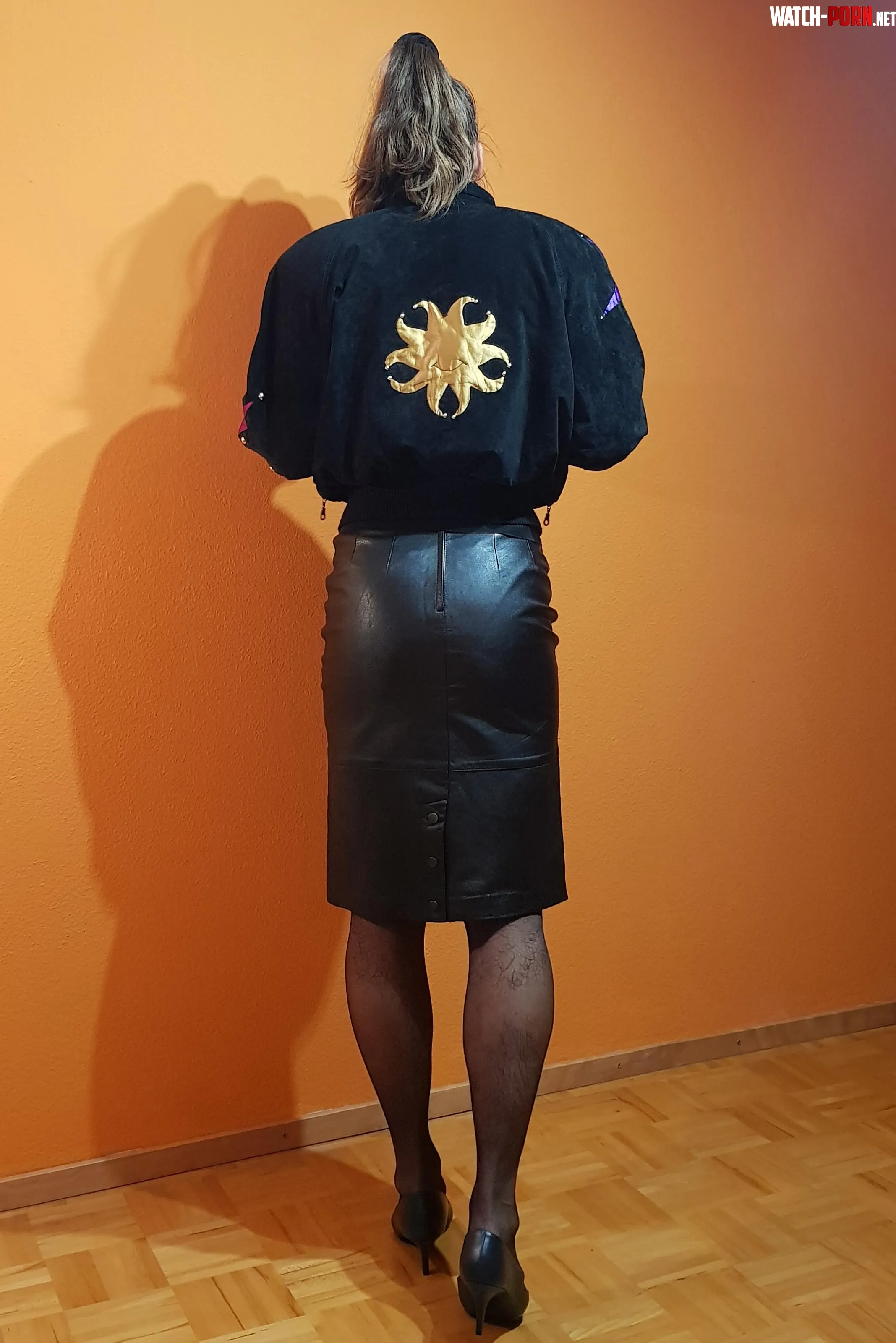 Sweet Jana wears a tight leather skirt by sweetjanasweet