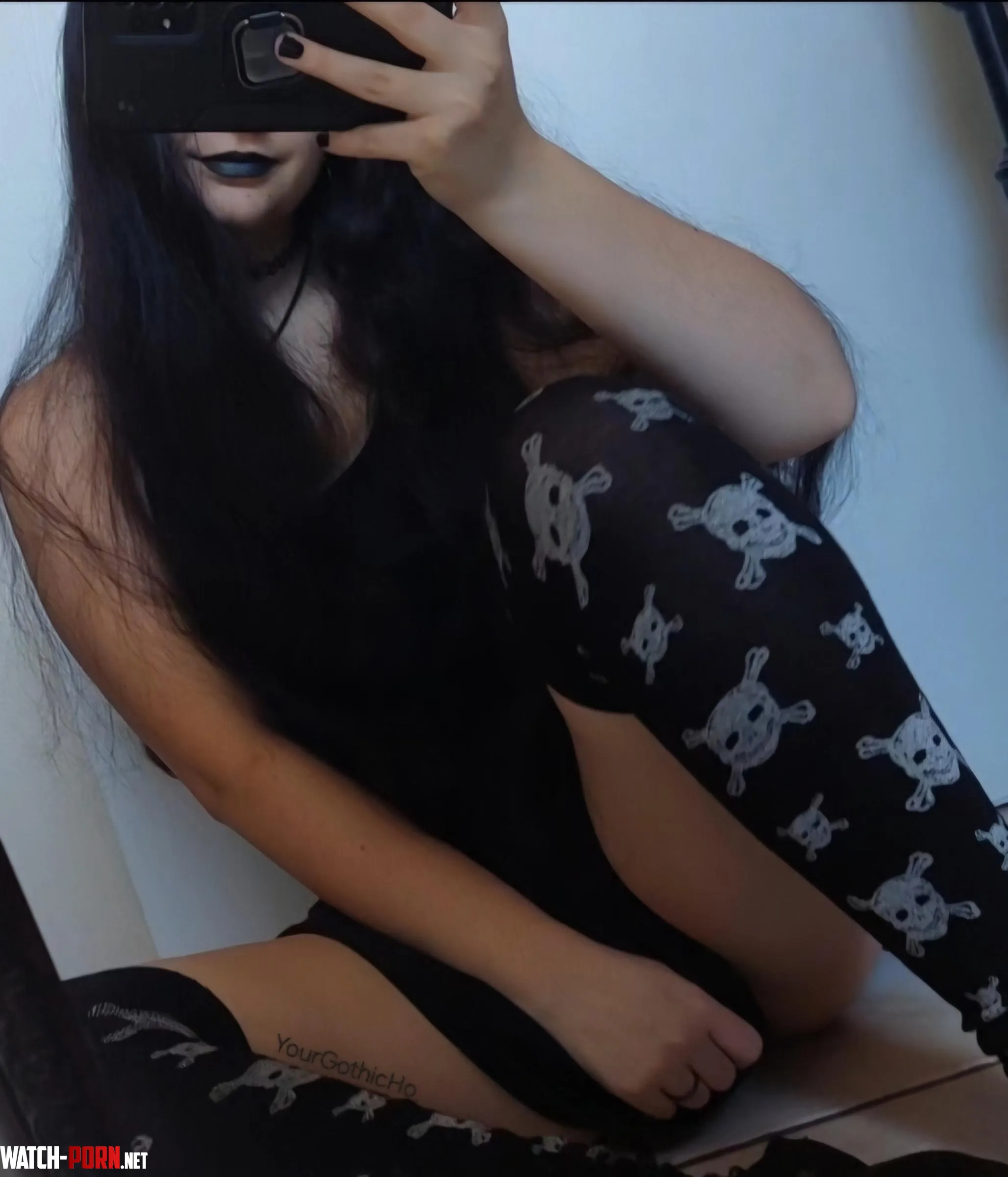 I see you like goth girls  by YourGothicHo