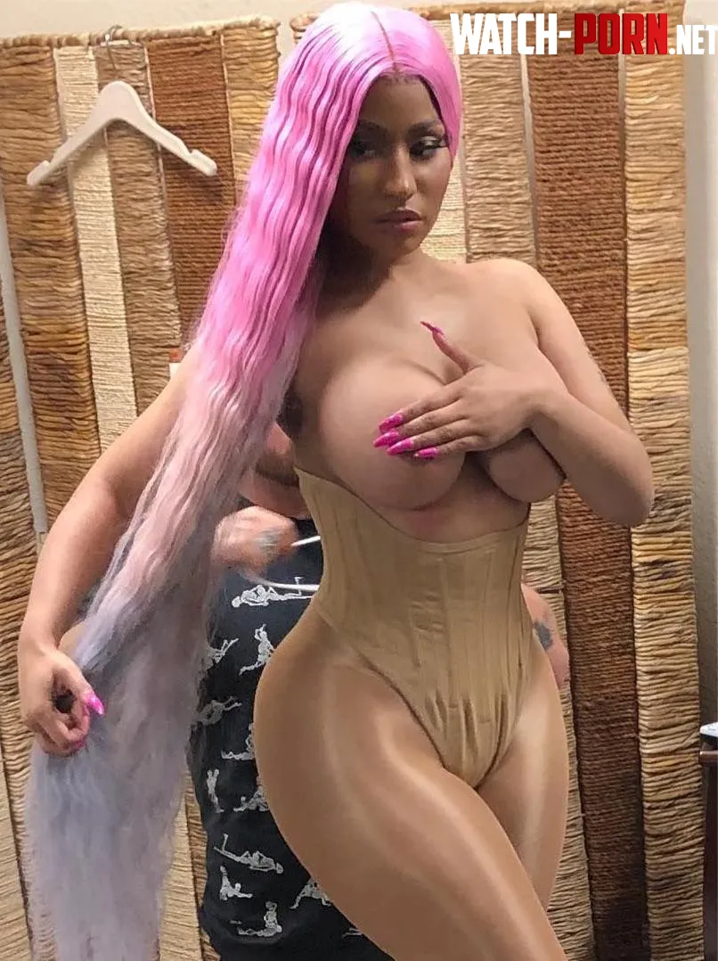 Nicki Minaj by Nickiownsmyanaconda