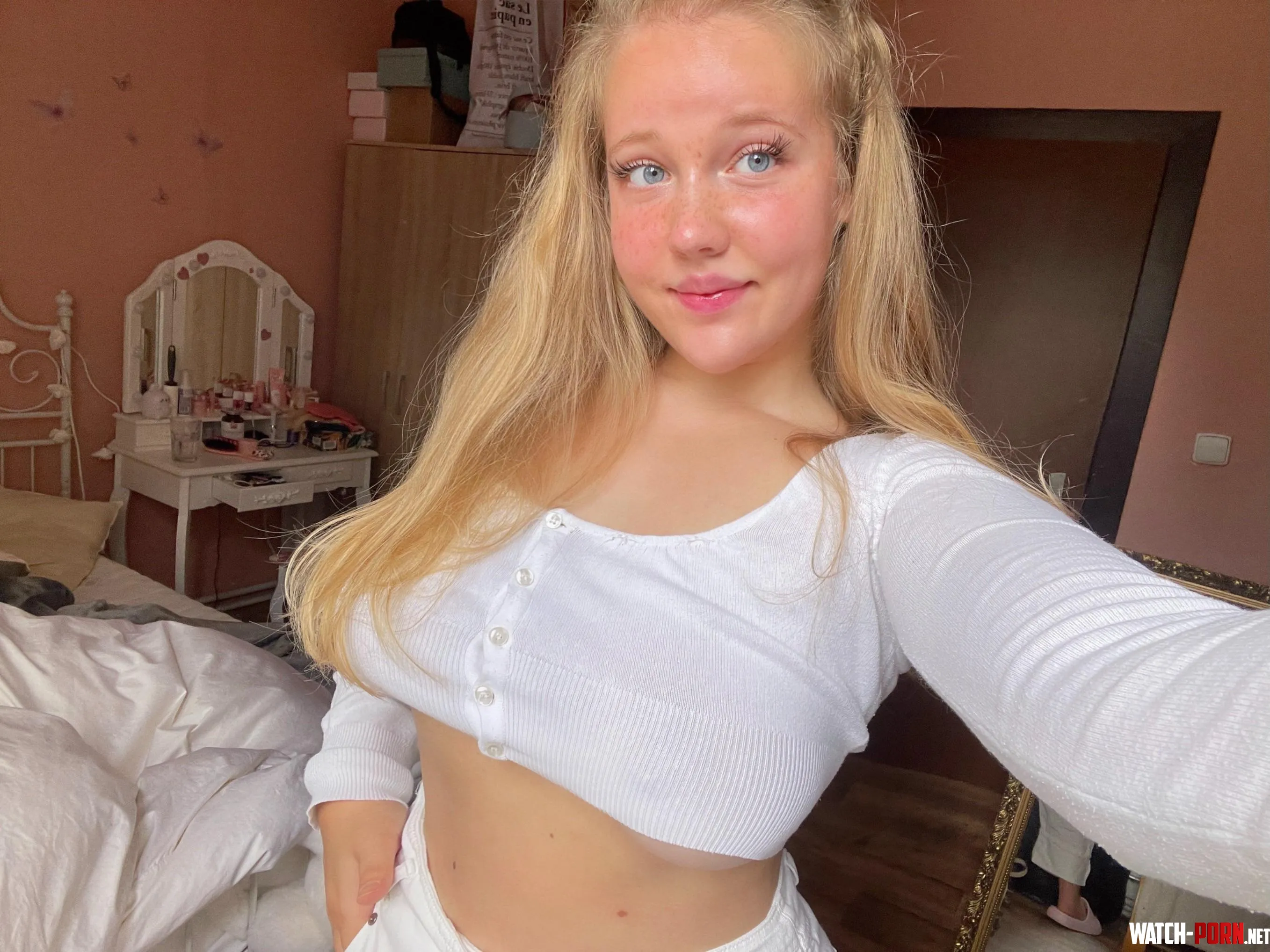 My fave crop top by Helvegen6