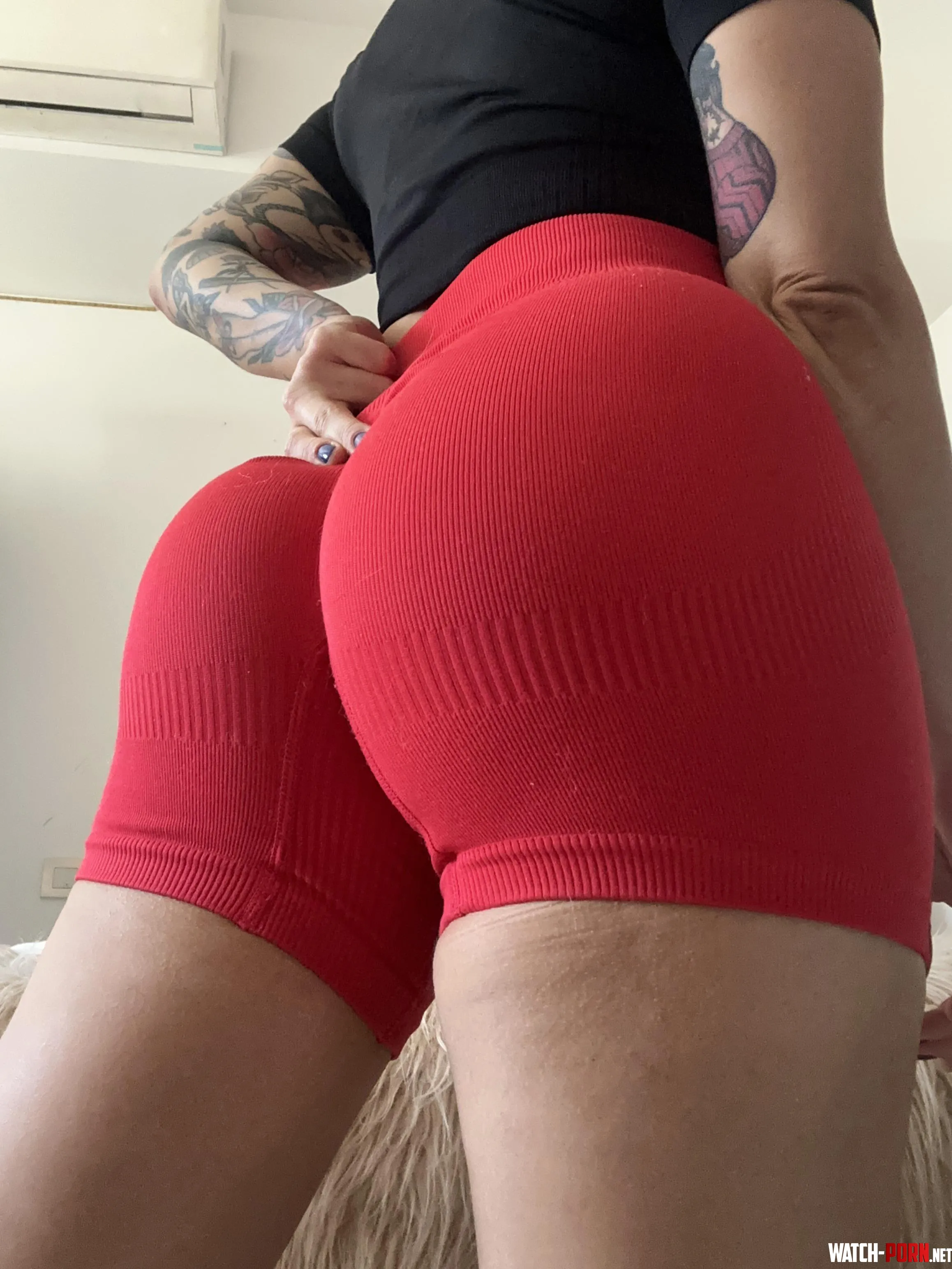 Spank to my ass by Cloeeclark