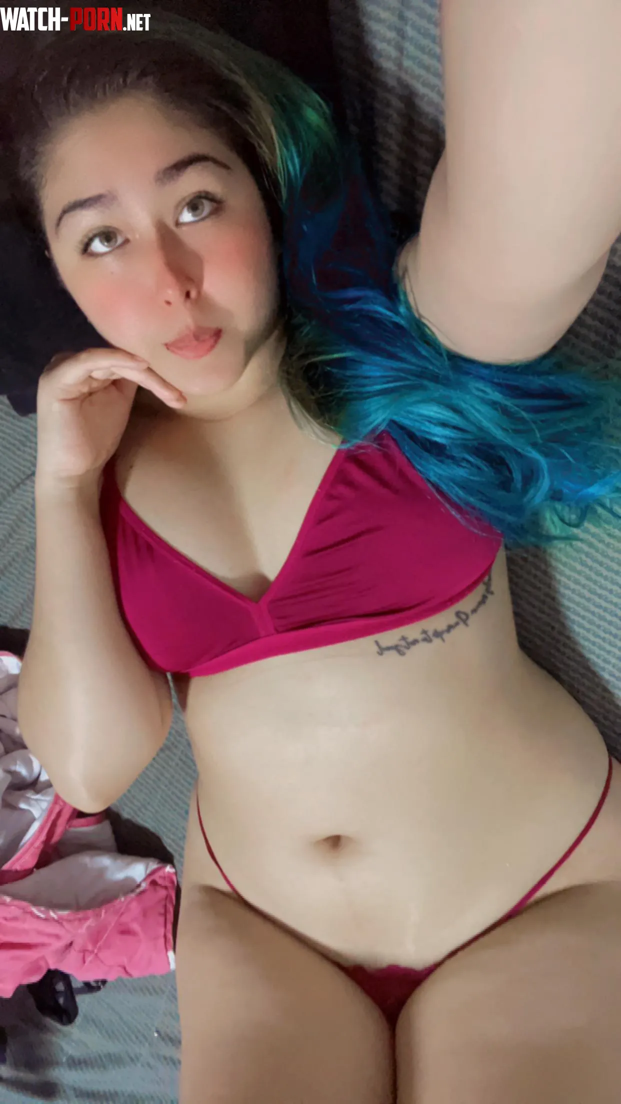 barely 18yo and ready to be yours  by MintySweetMermaid