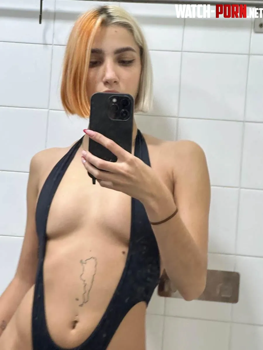 itty bitty tittie but works for a good sucking by bella34s