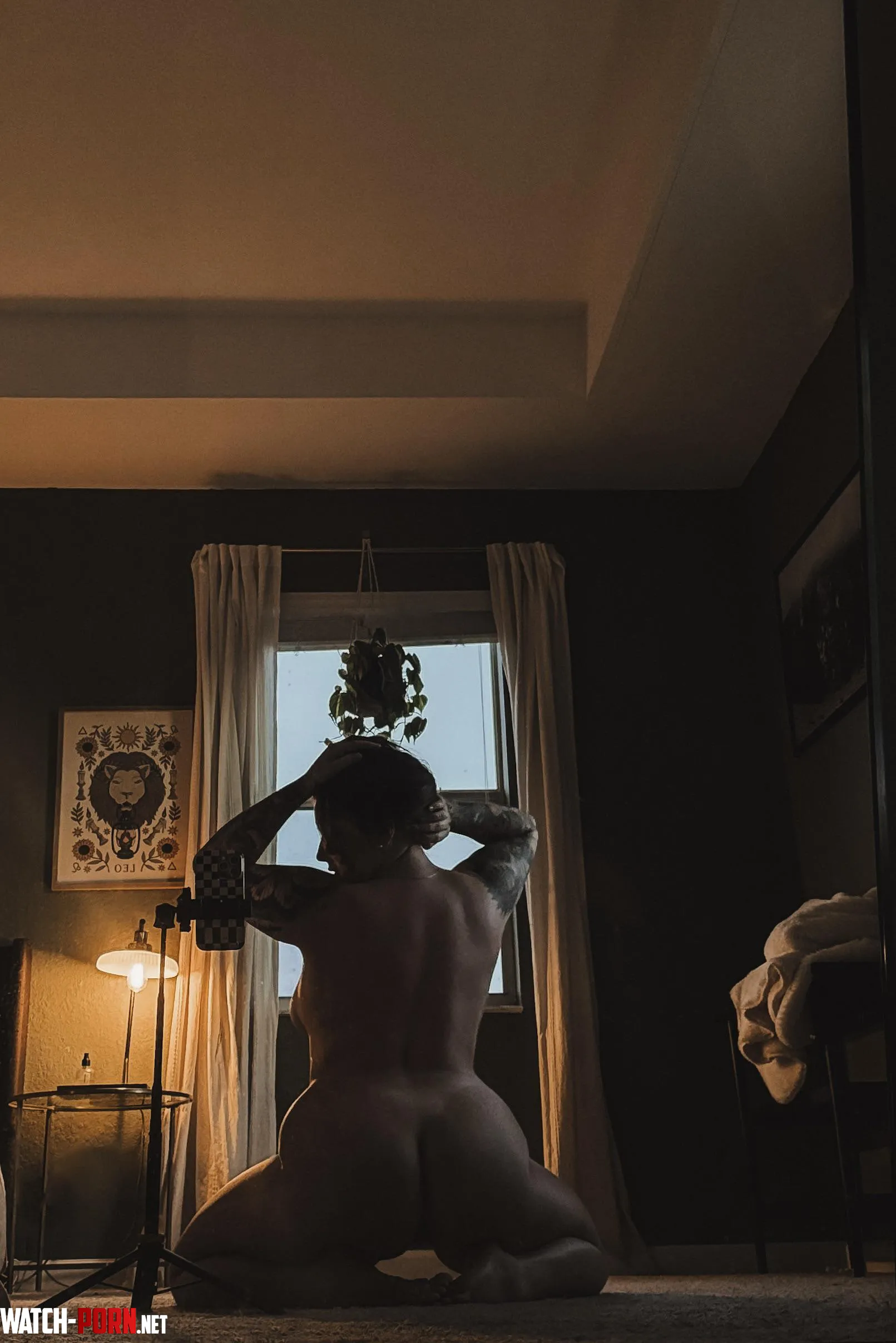 Wanna watch  by gabiii_carter