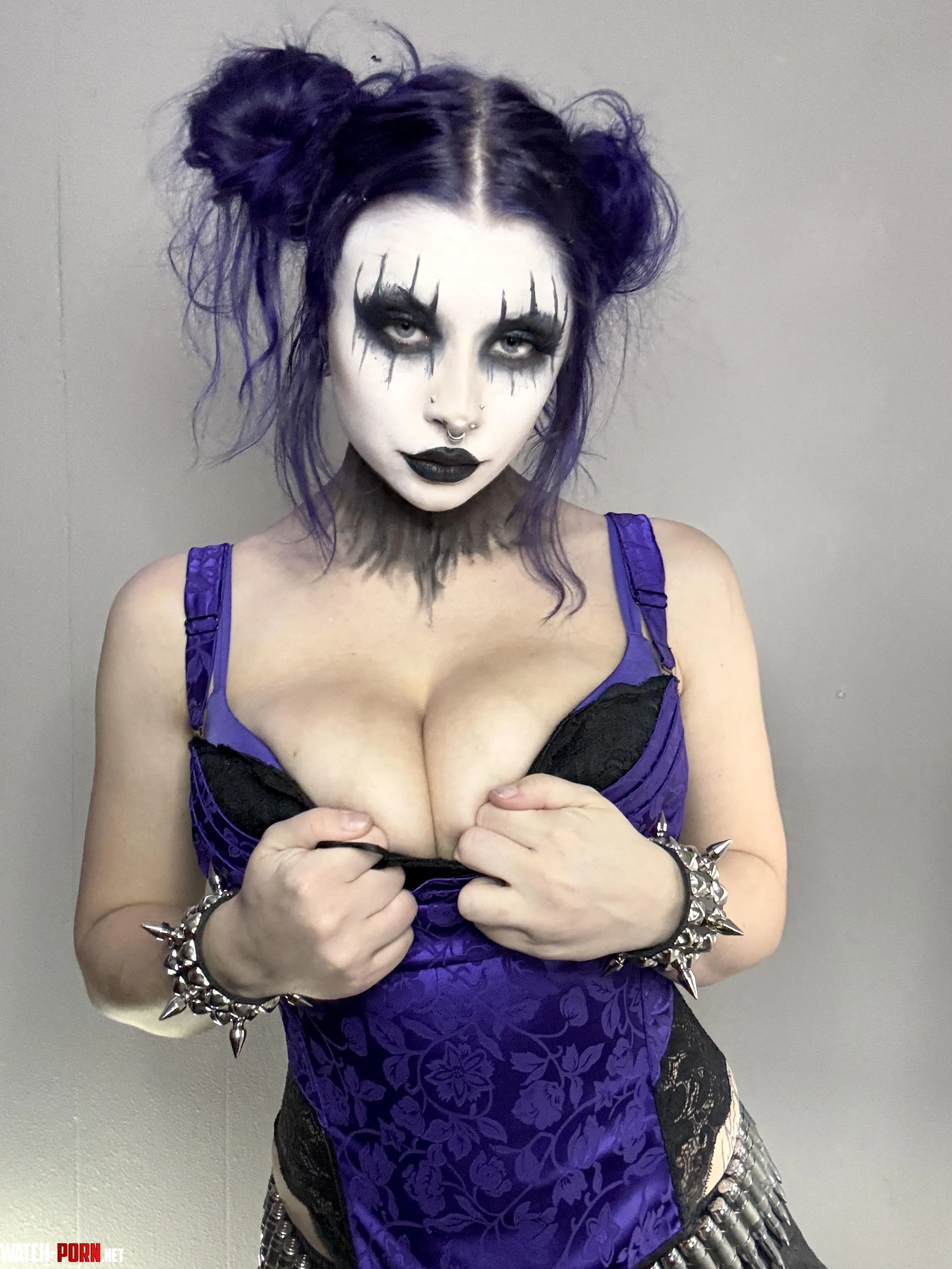 Naughty busty goth girl by violenthomie