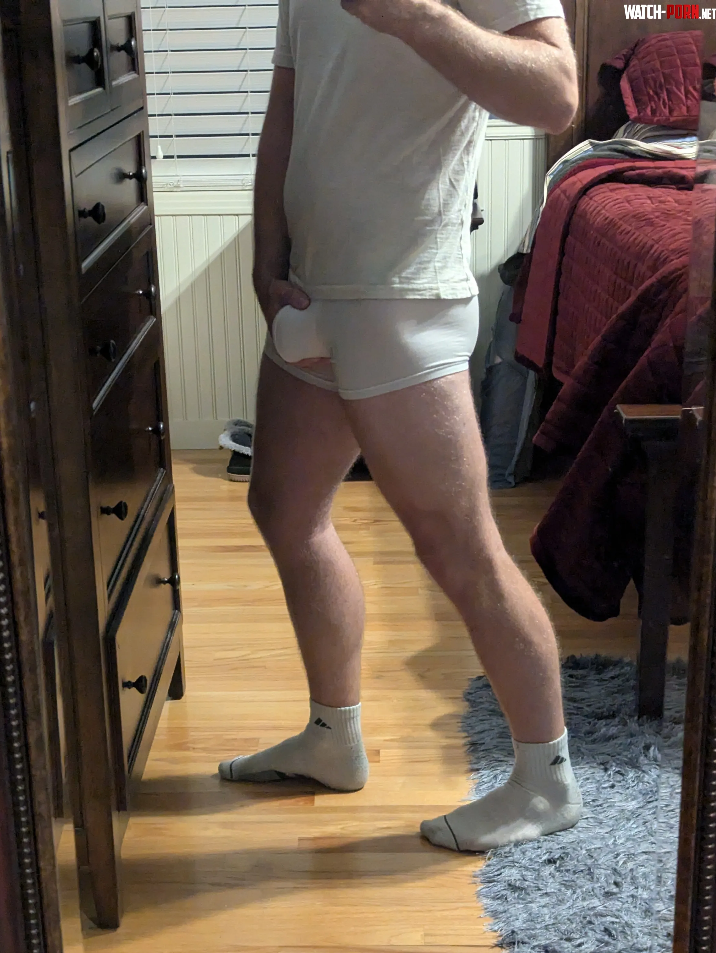 Bulging in white by revealing2042