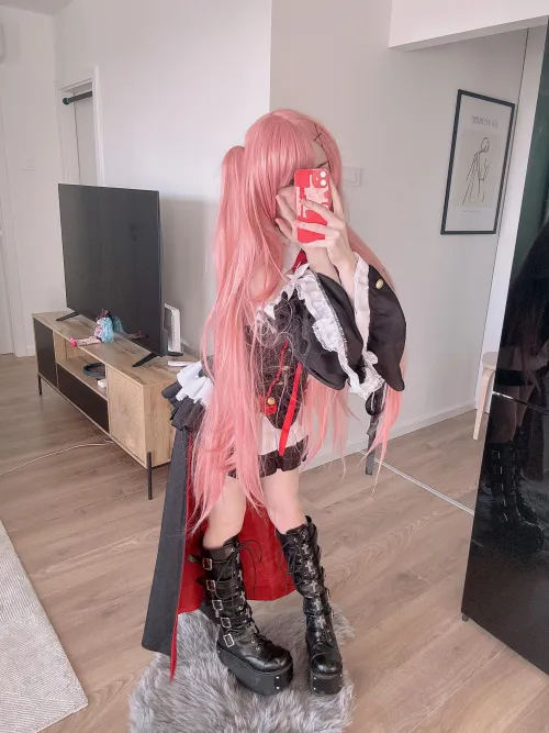 Thumbnail Cosplay Elegance: Featuring Krul Tepes from Seraph of the End