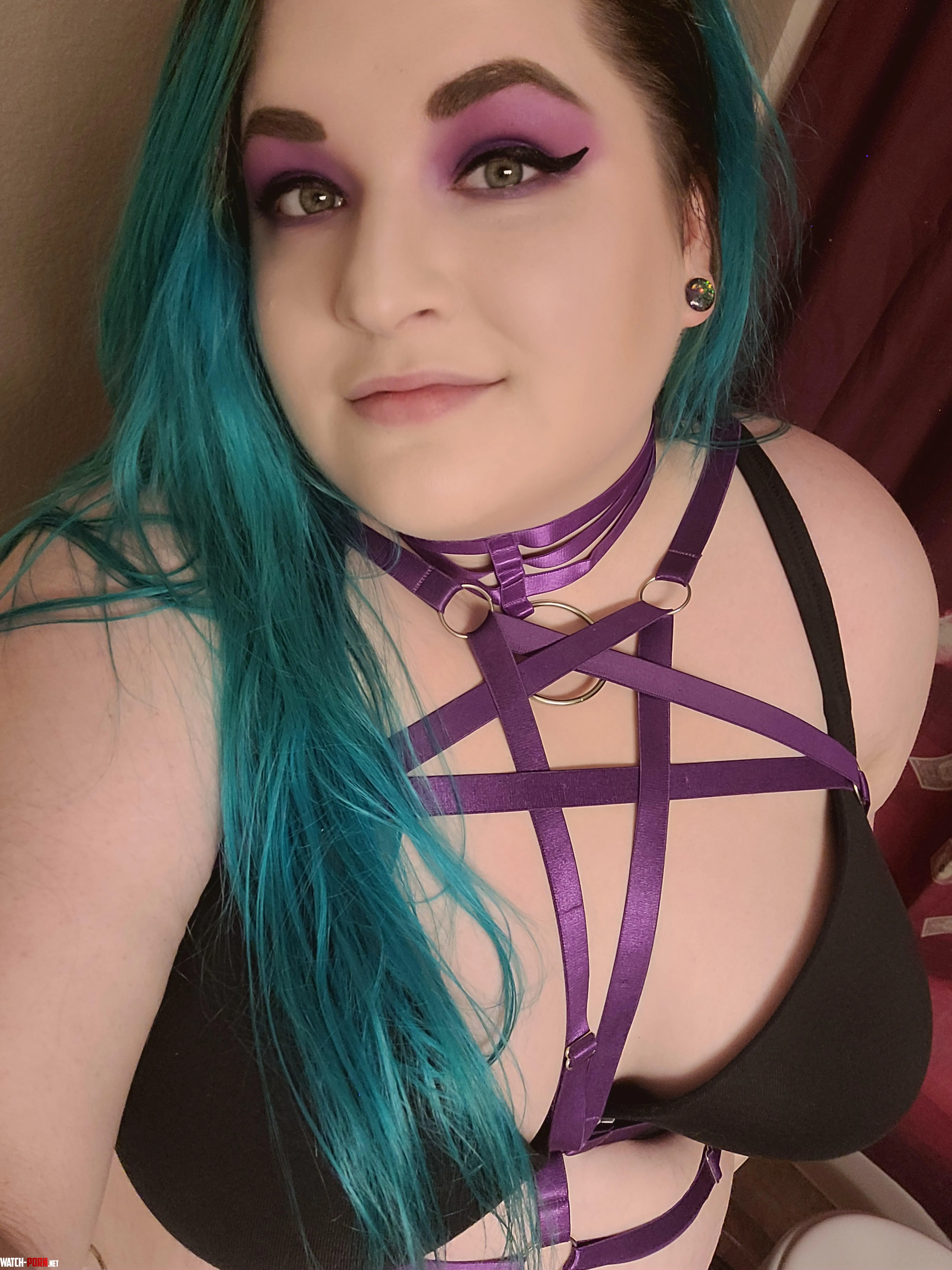 Strap me up and tie me down by shyysuccubus