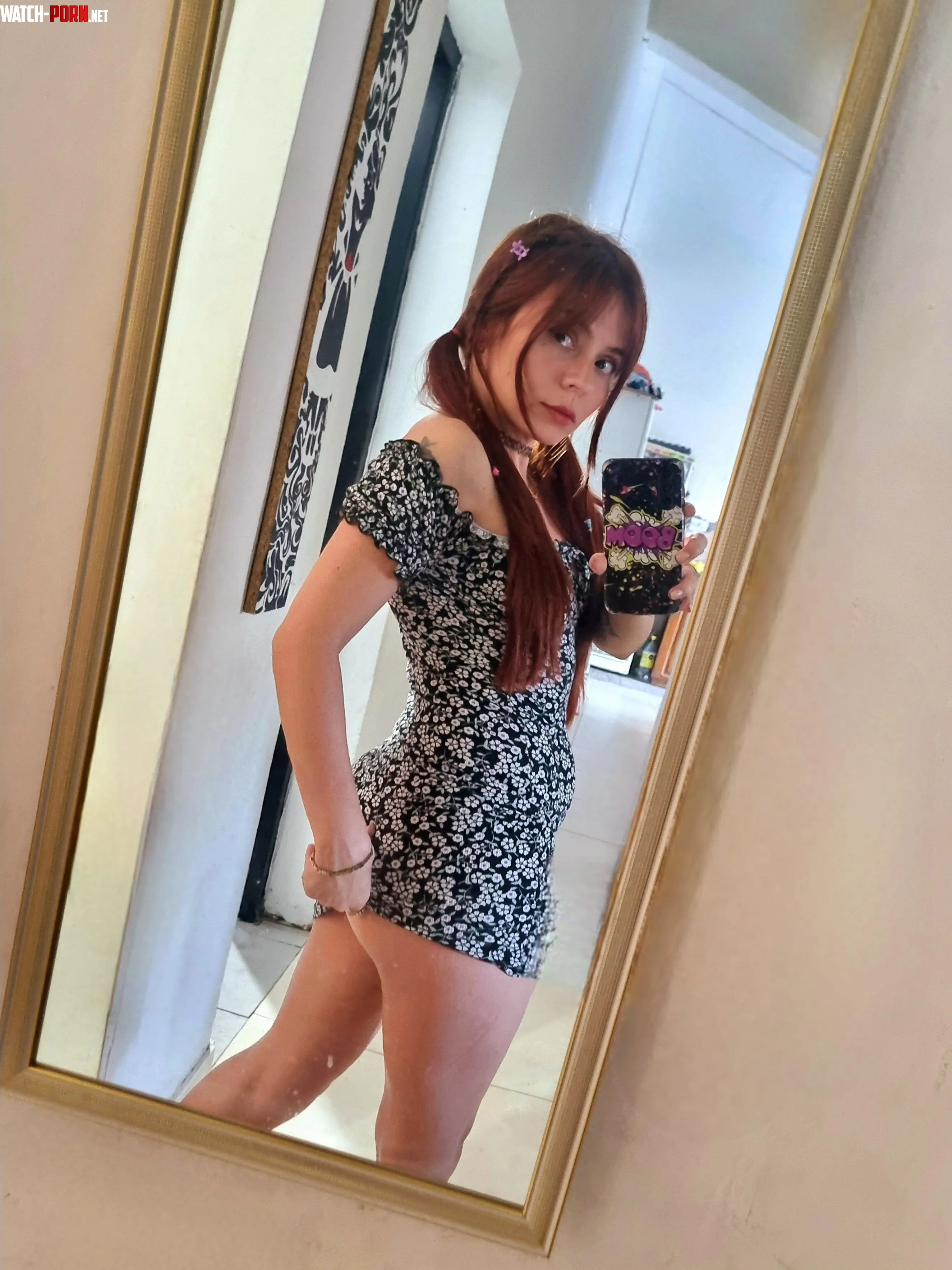 so much ass that her skirt rides up by loolisinful