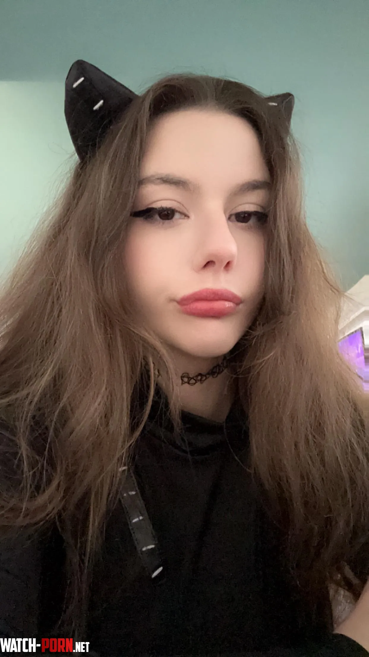 Heyy 3 did you put a brown haired dominant E girl on your Wishlist  by Meaaly26