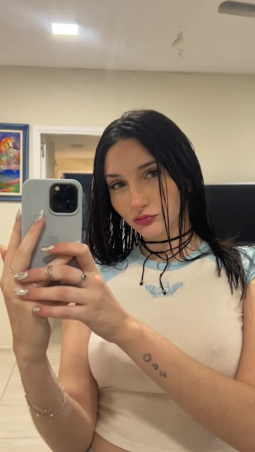 Thumbnail Stunning in Crop Tops: Admire Favorite Fashion Choices