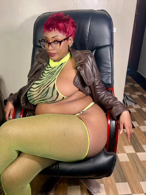 Thumbnail your wife getting naughty in your office by Rozie_99