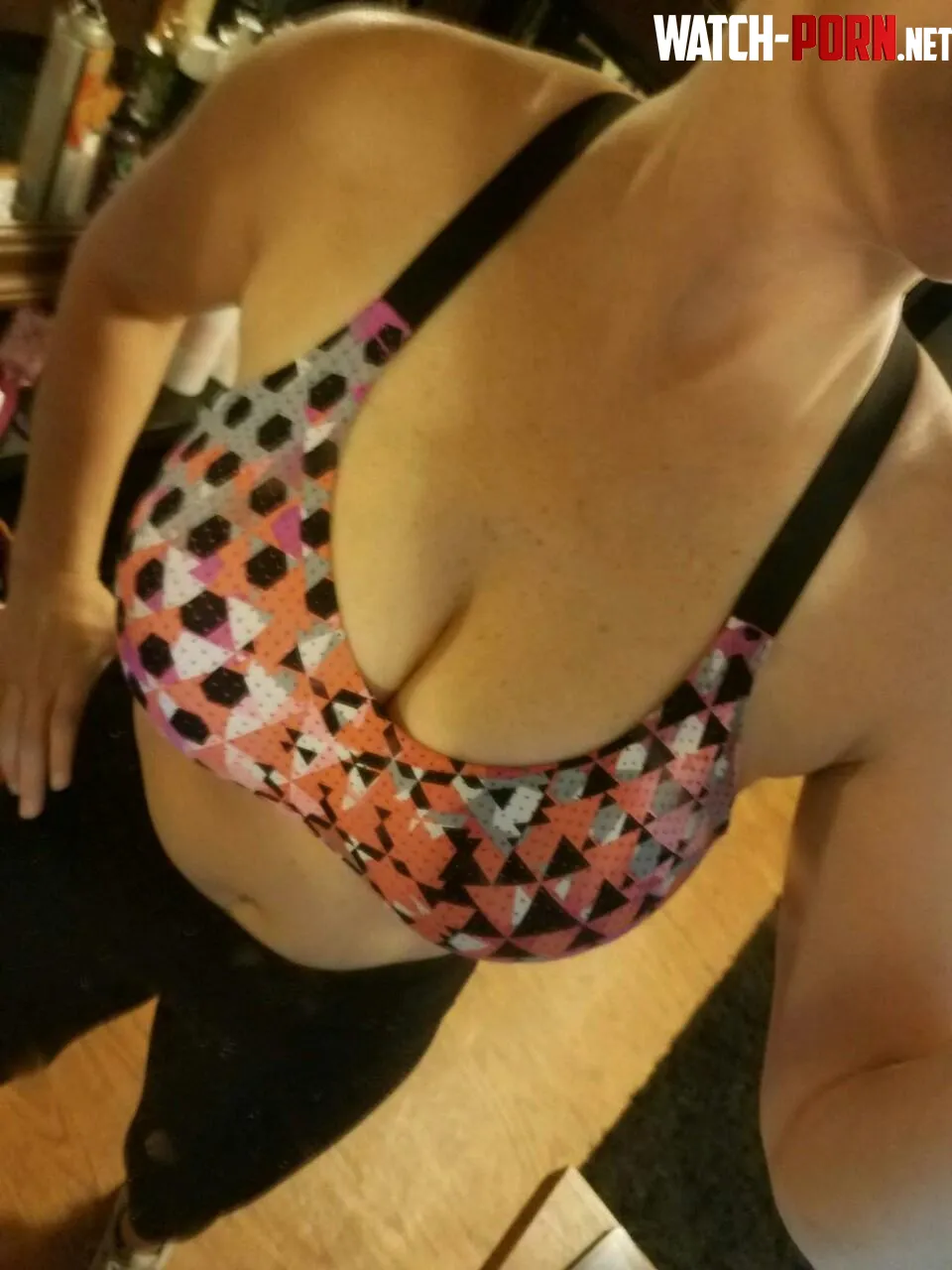 Wifey is headed to her morning workout I wonder how many guys will flirt with her today I wonder if she will flirt back or more by newgames730